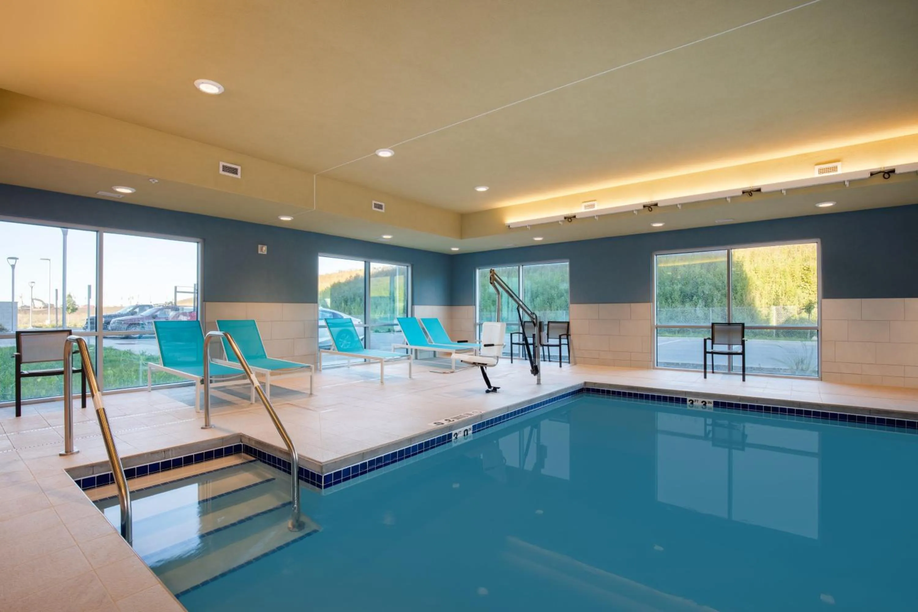 Swimming pool in Holiday Inn Express & Suites - Beloit by IHG