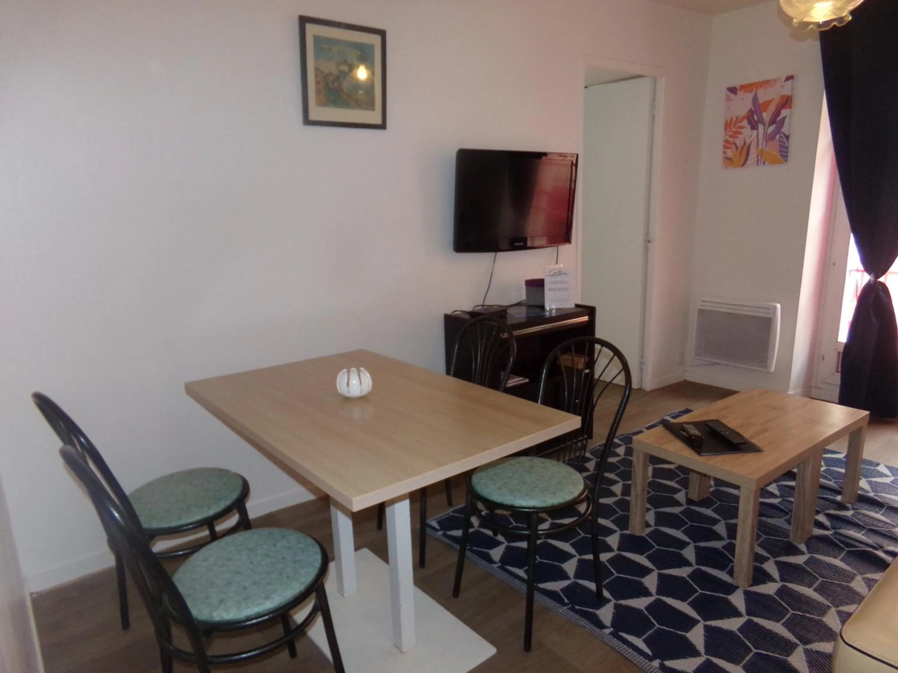 Dining area in La Belle Onde