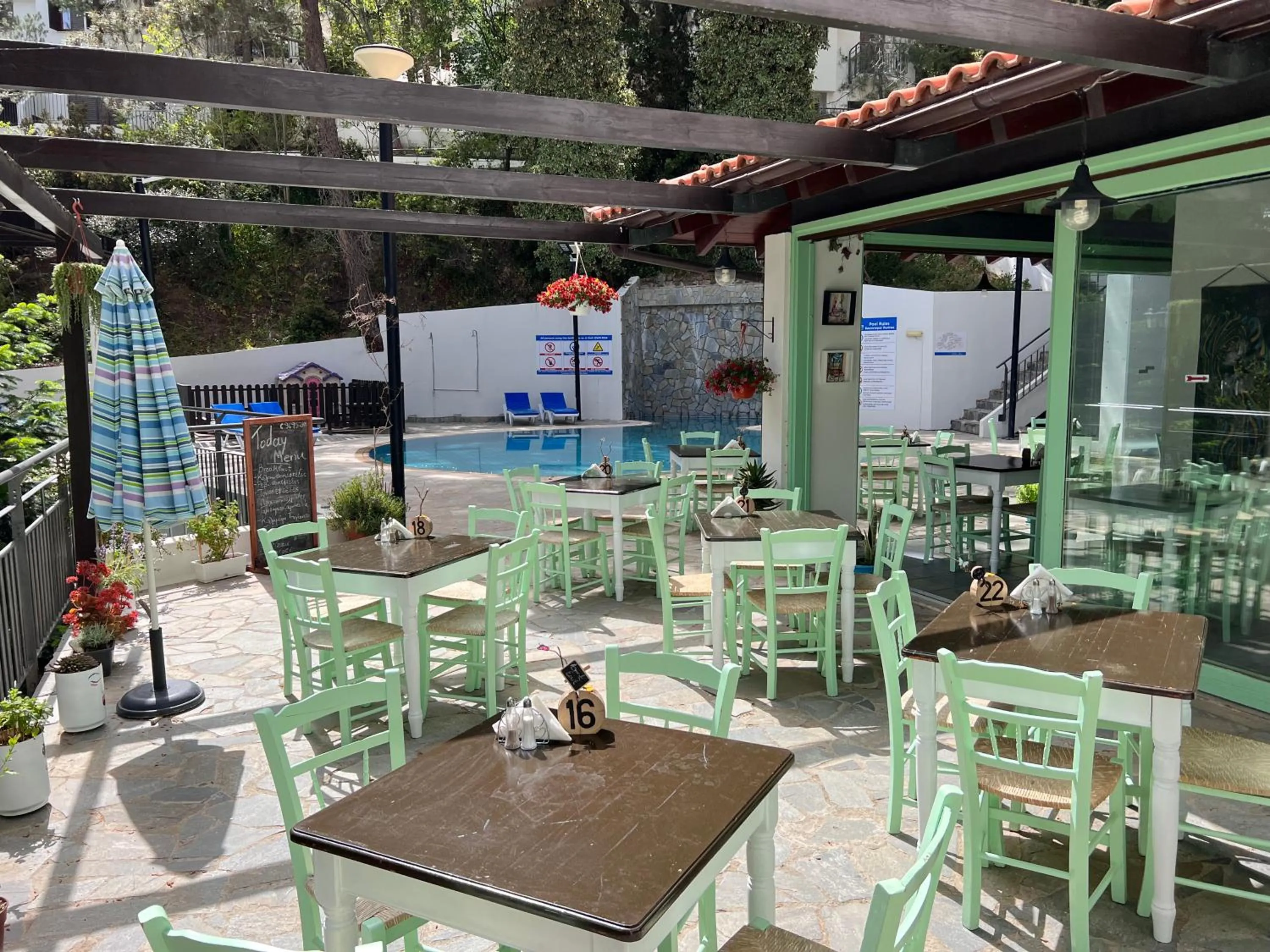 Restaurant/places to eat in POED Residences