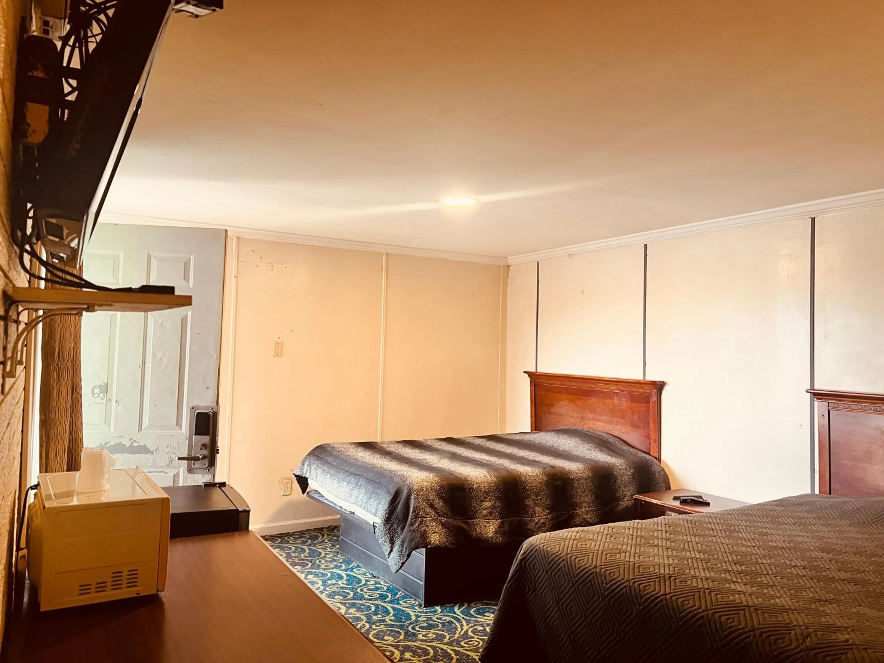 Bedroom in Hotel O East Hemphill Burton-Flint