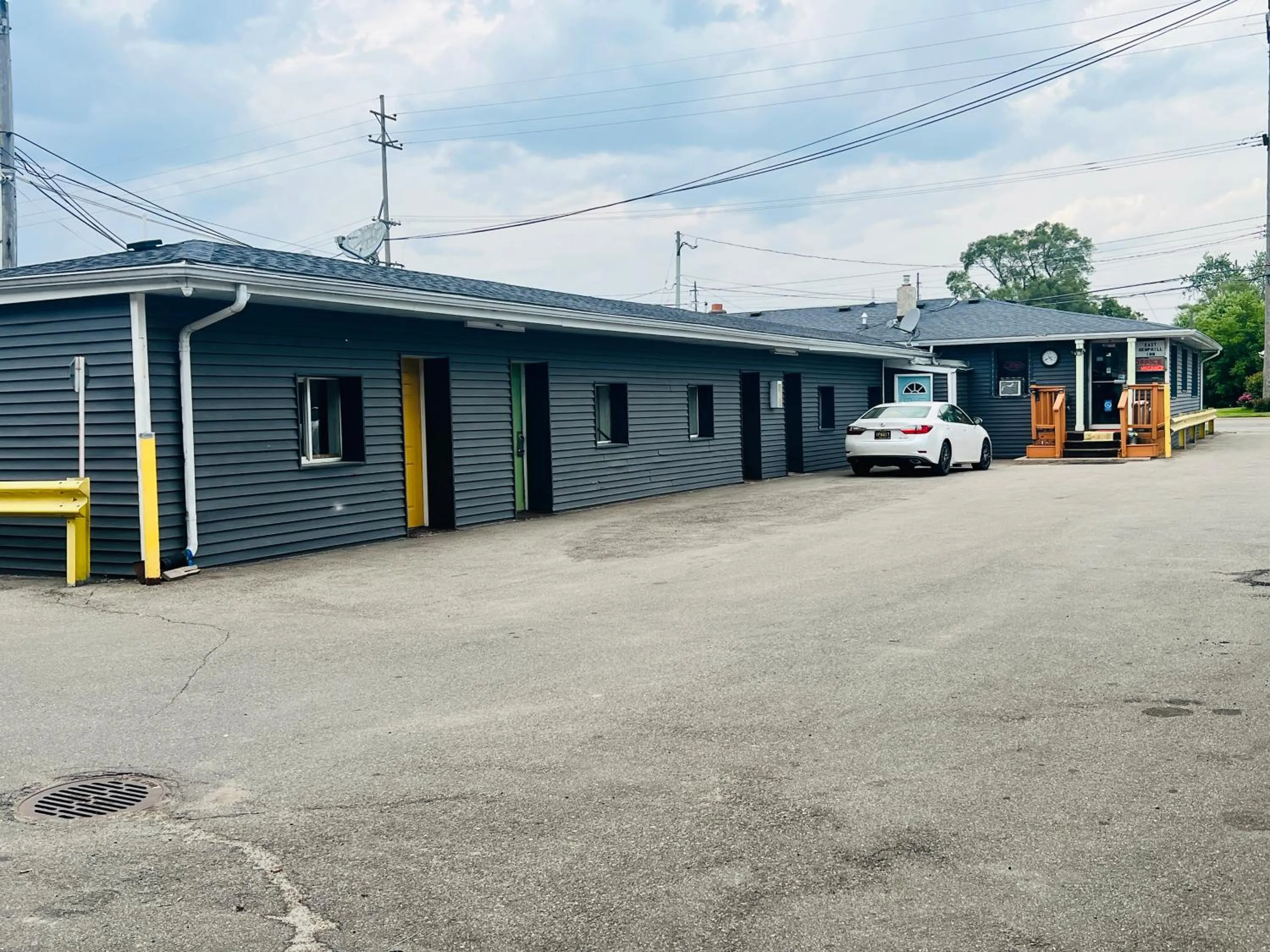 Parking in Hotel O East Hemphill Burton-Flint