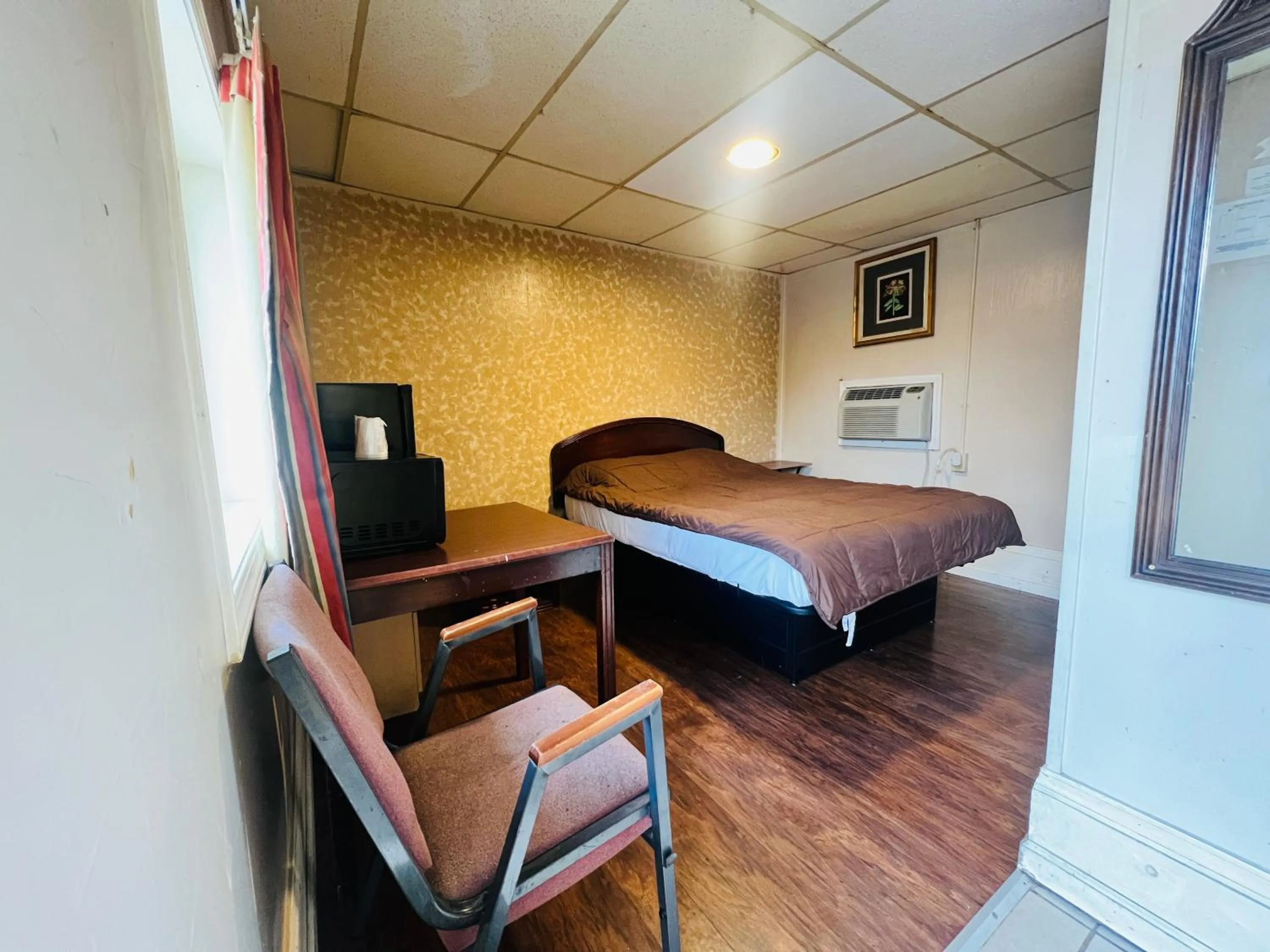 Bedroom in Hotel O East Hemphill Burton-Flint