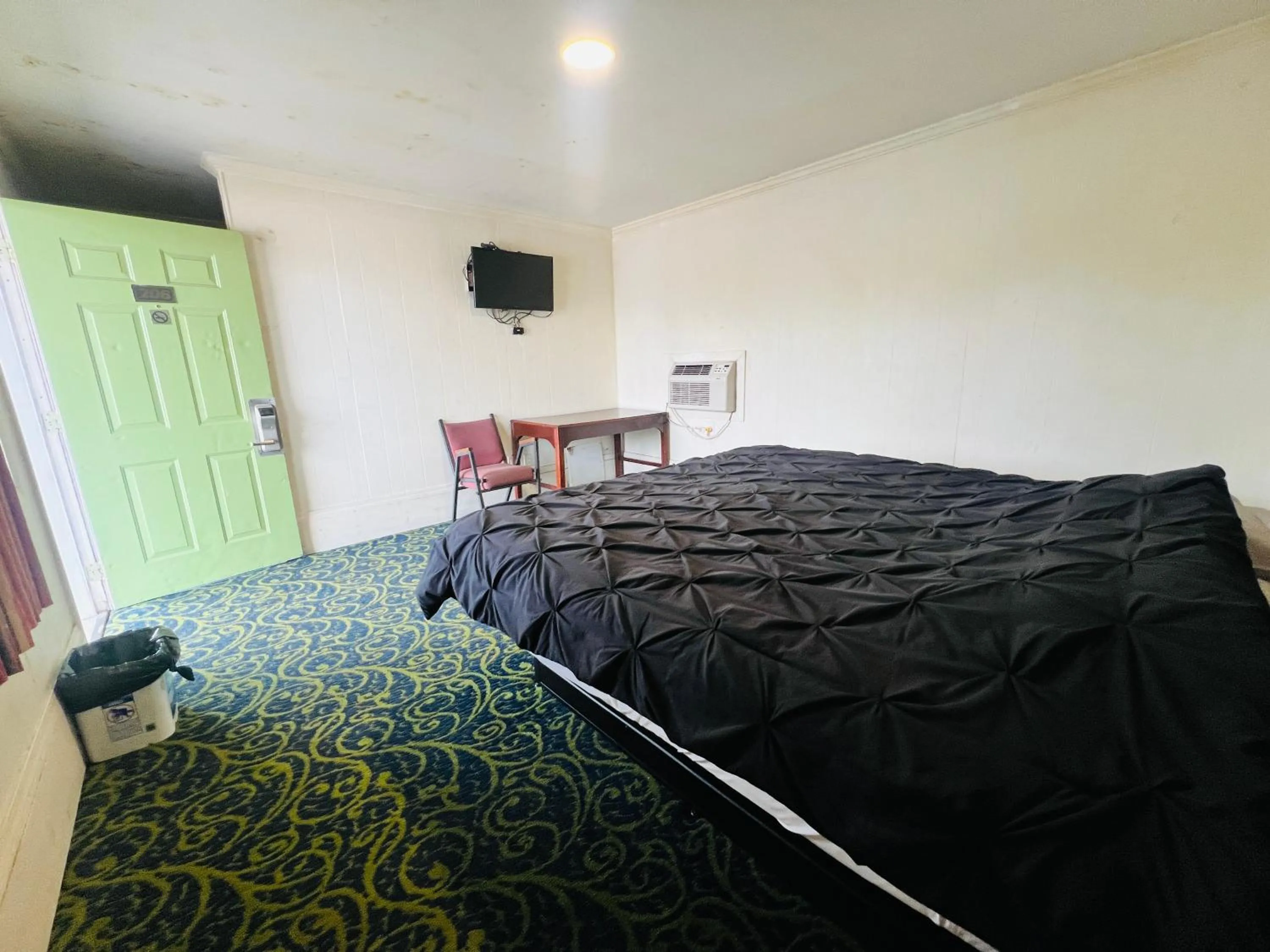 Bedroom in Hotel O East Hemphill Burton-Flint