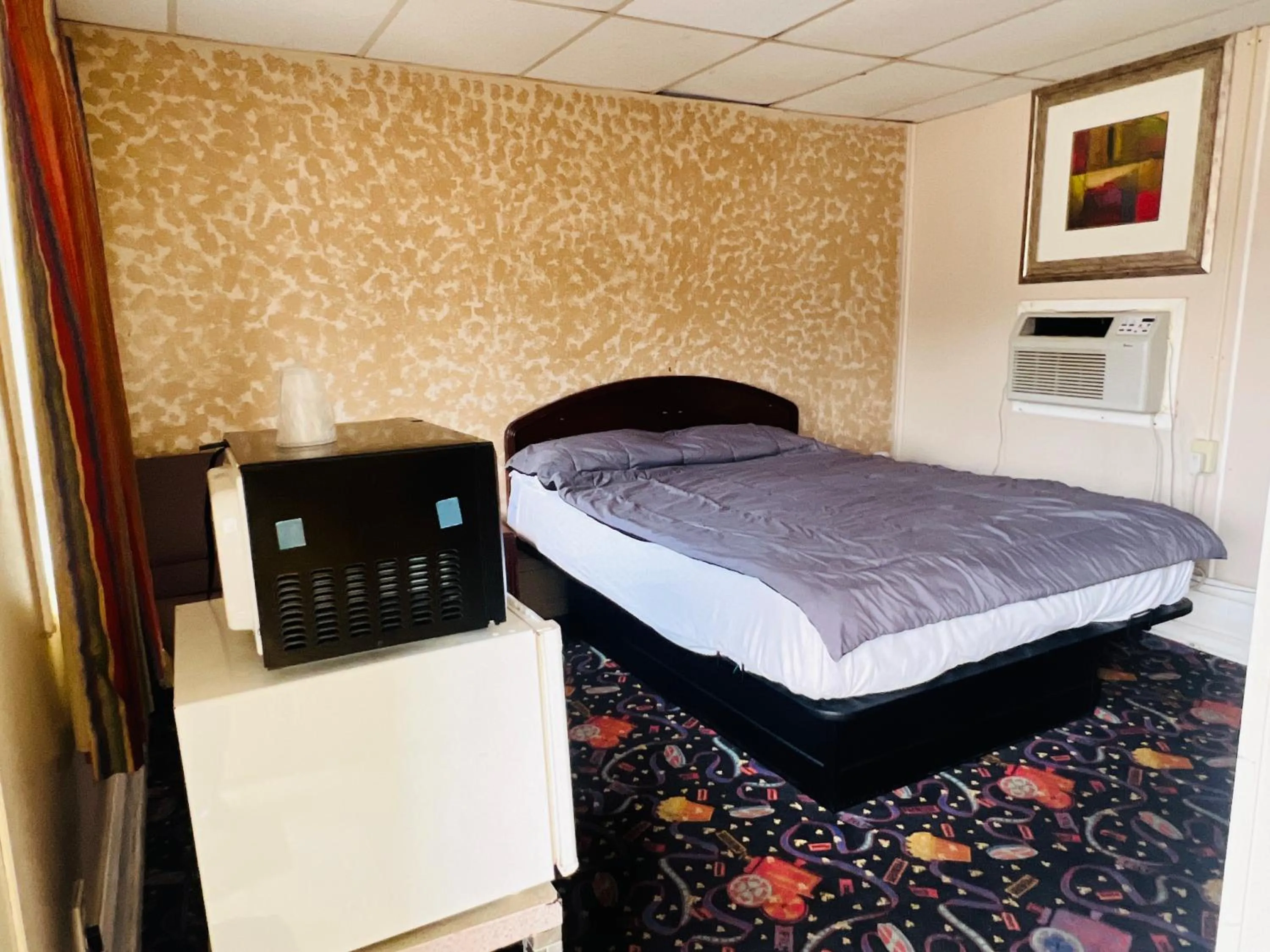 Bedroom in Hotel O East Hemphill Burton-Flint