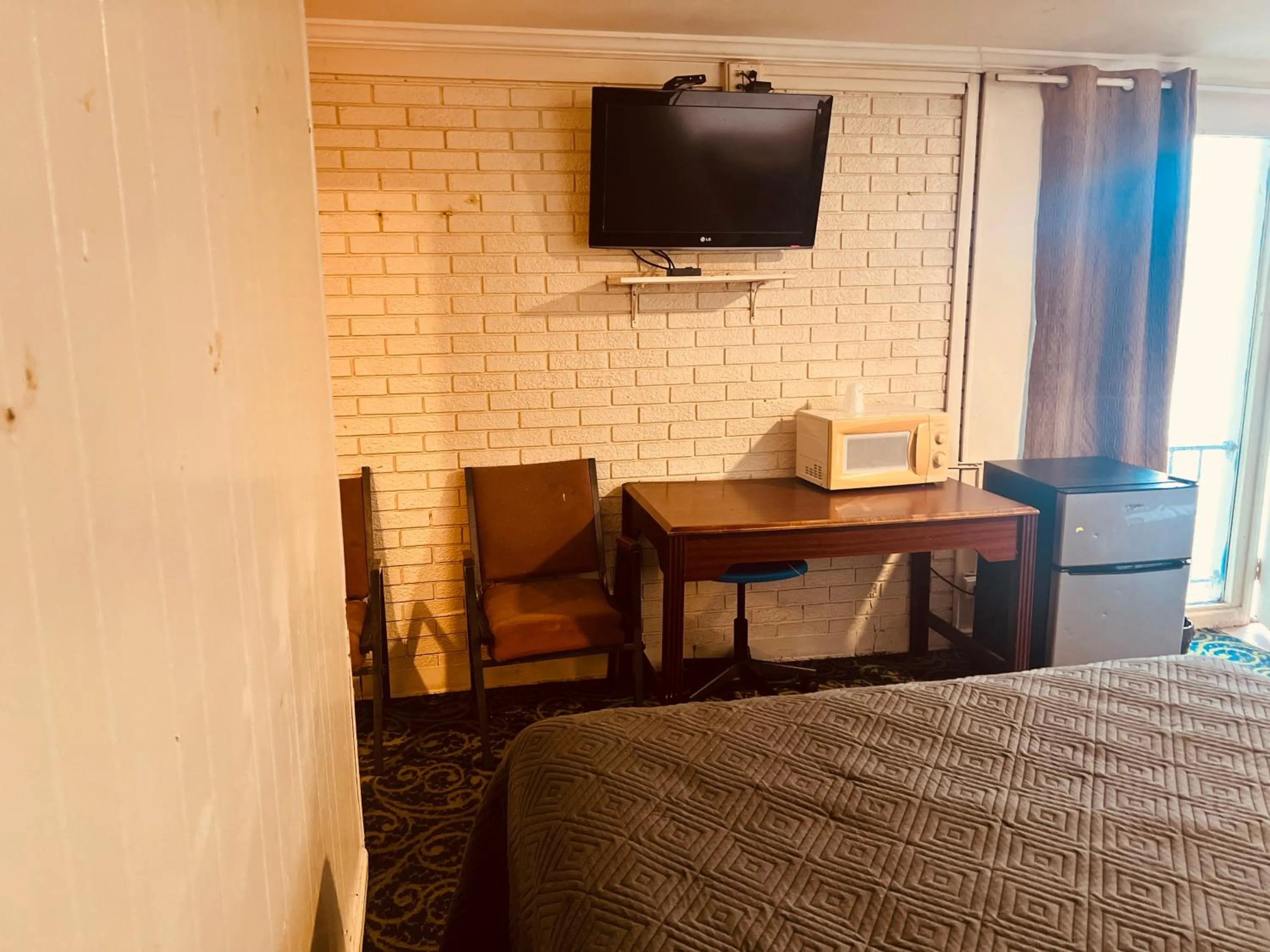 Bedroom in Hotel O East Hemphill Burton-Flint