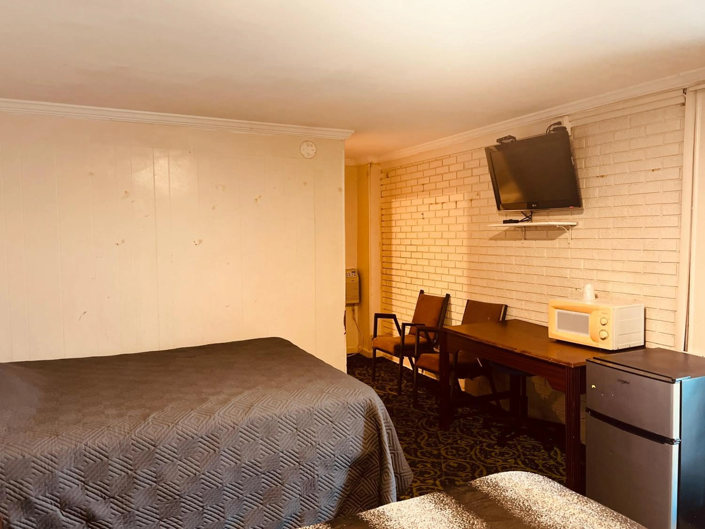 Bedroom in Hotel O East Hemphill Burton-Flint