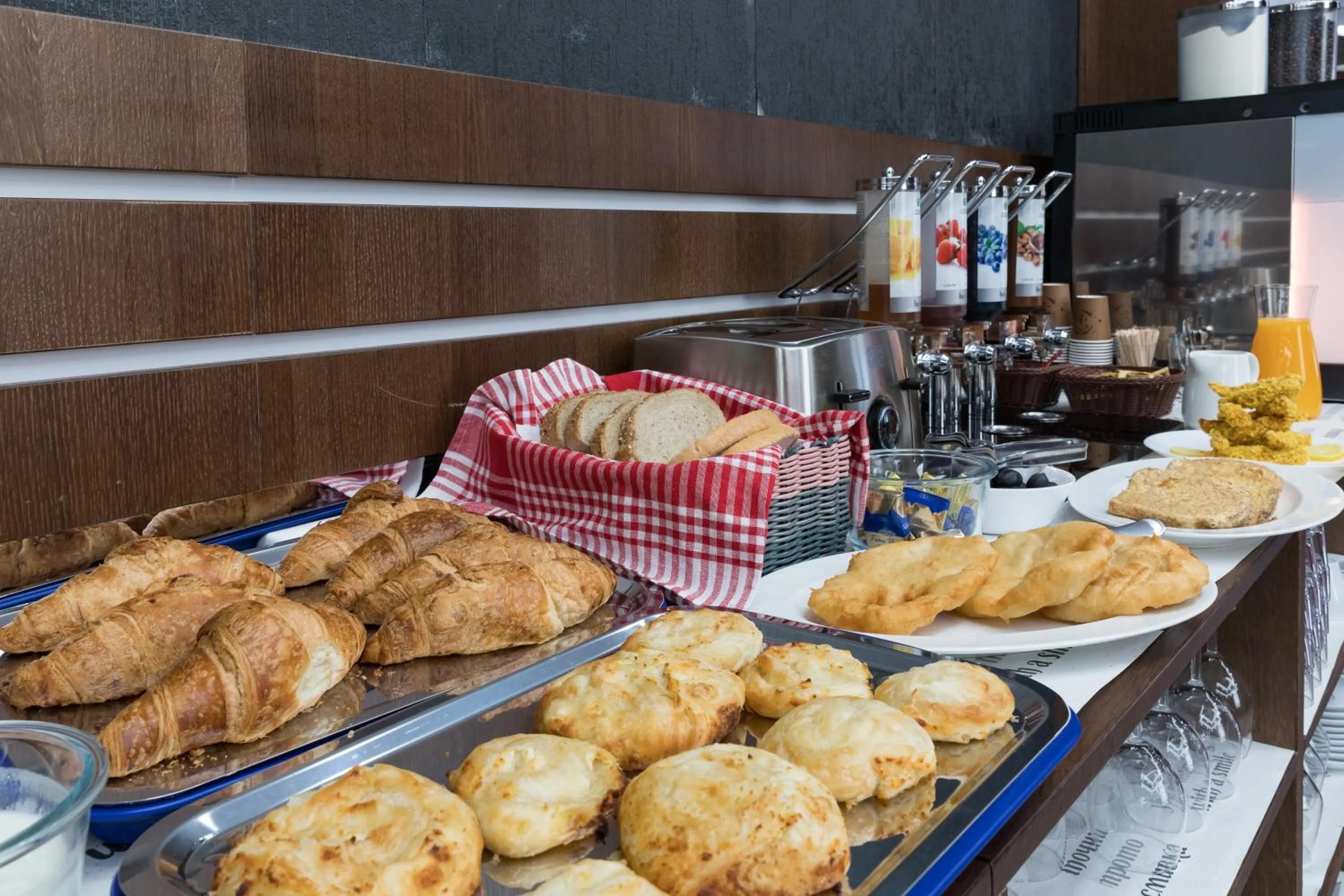 Food and drinks in B1 Boutique Hotel Sofia