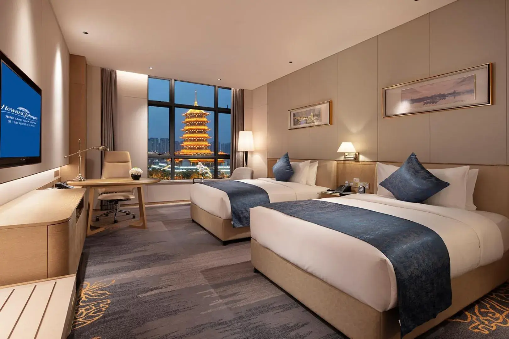 Superior Twin Room with Garden View in Howard Johnson by Wyndham Jimei Lake Plaza Xiamen Superior Twin Room with Garden View in Howard Johnson by Wyndham Jimei Lake Plaza Xiamen