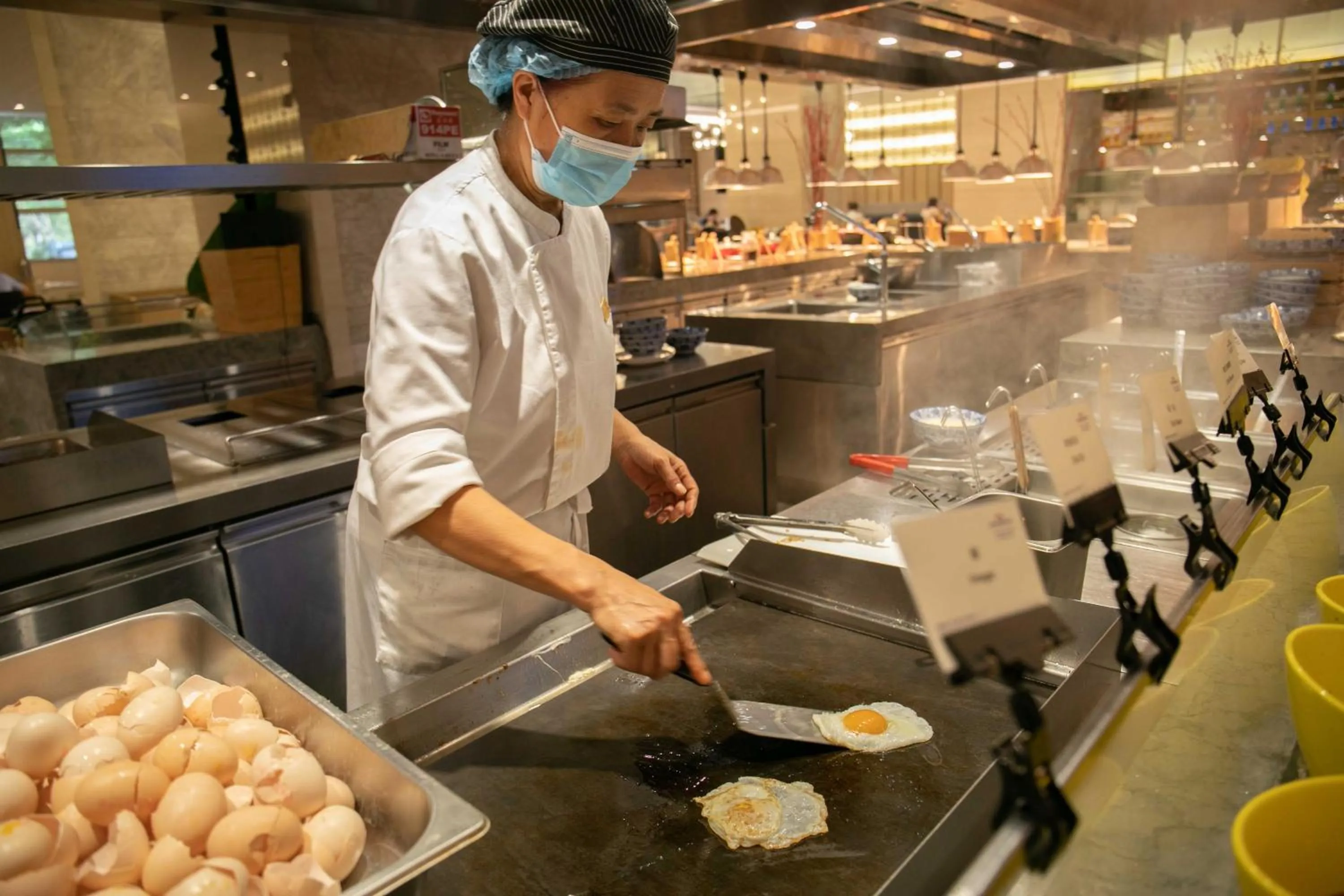 Breakfast in Howard Johnson by Wyndham Jimei Lake Plaza Xiamen