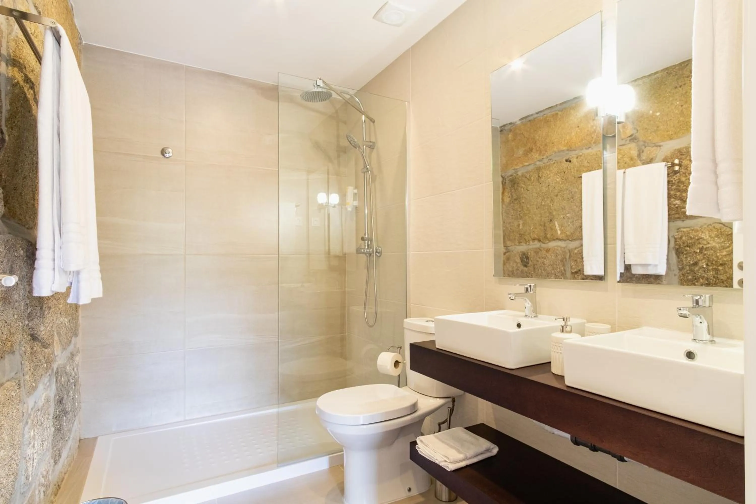 Shower in Casa d'Amares