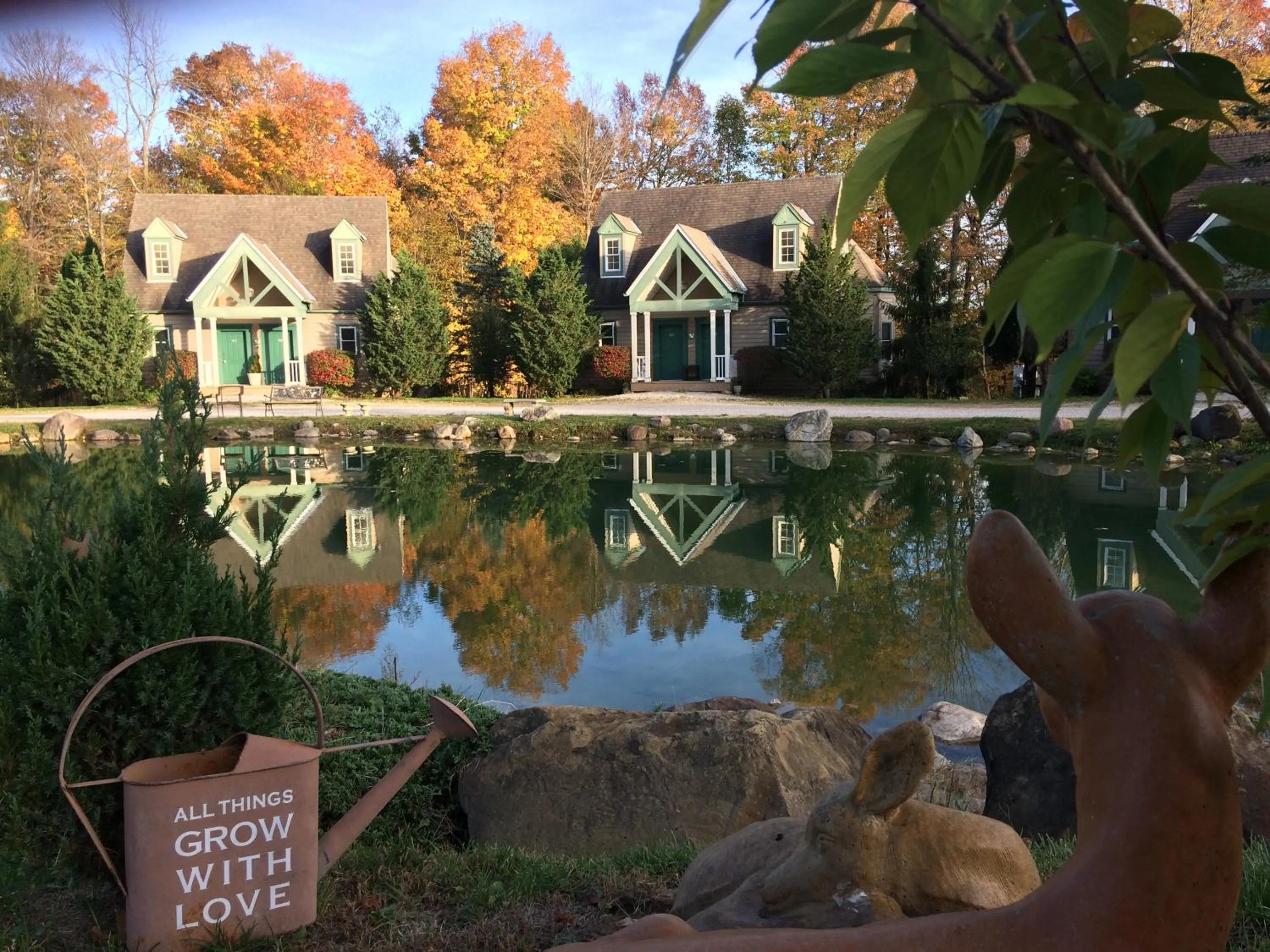 Spruce Hill Inn & Cottages