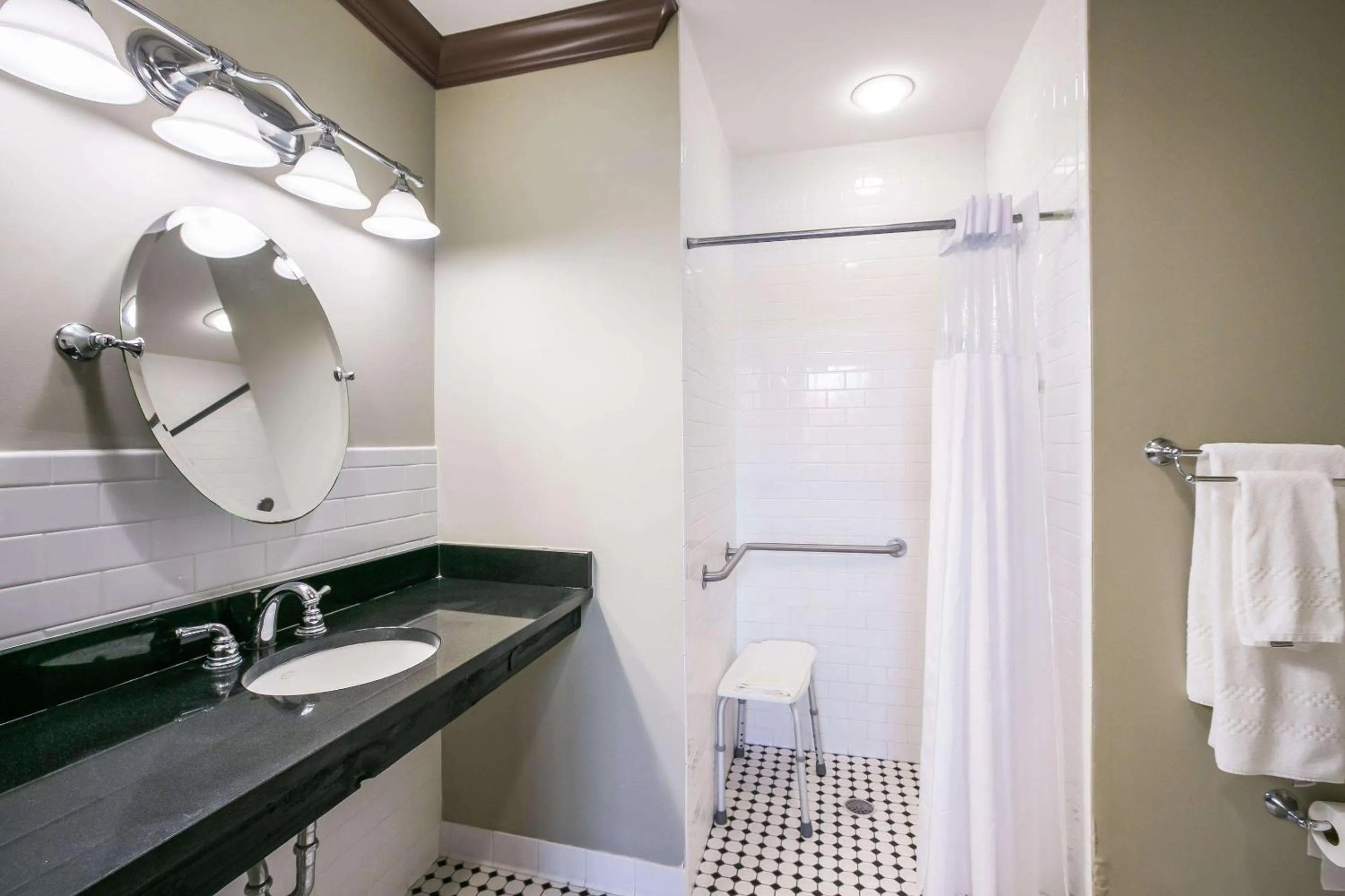 Bathroom in Water Street Hotel & Marina, an Ascend Collection Hotel