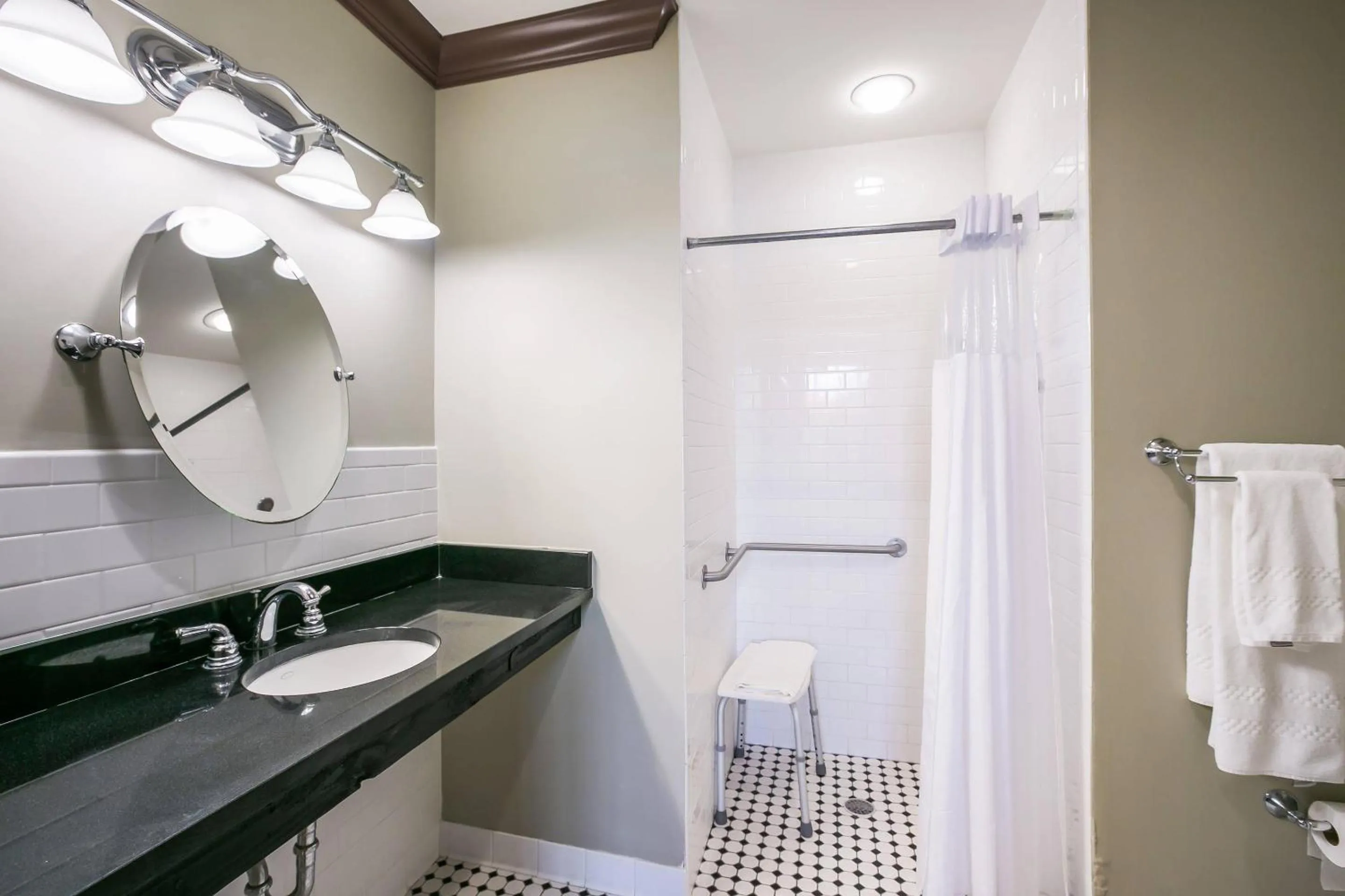 Bedroom in Water Street Hotel & Marina, an Ascend Collection Hotel