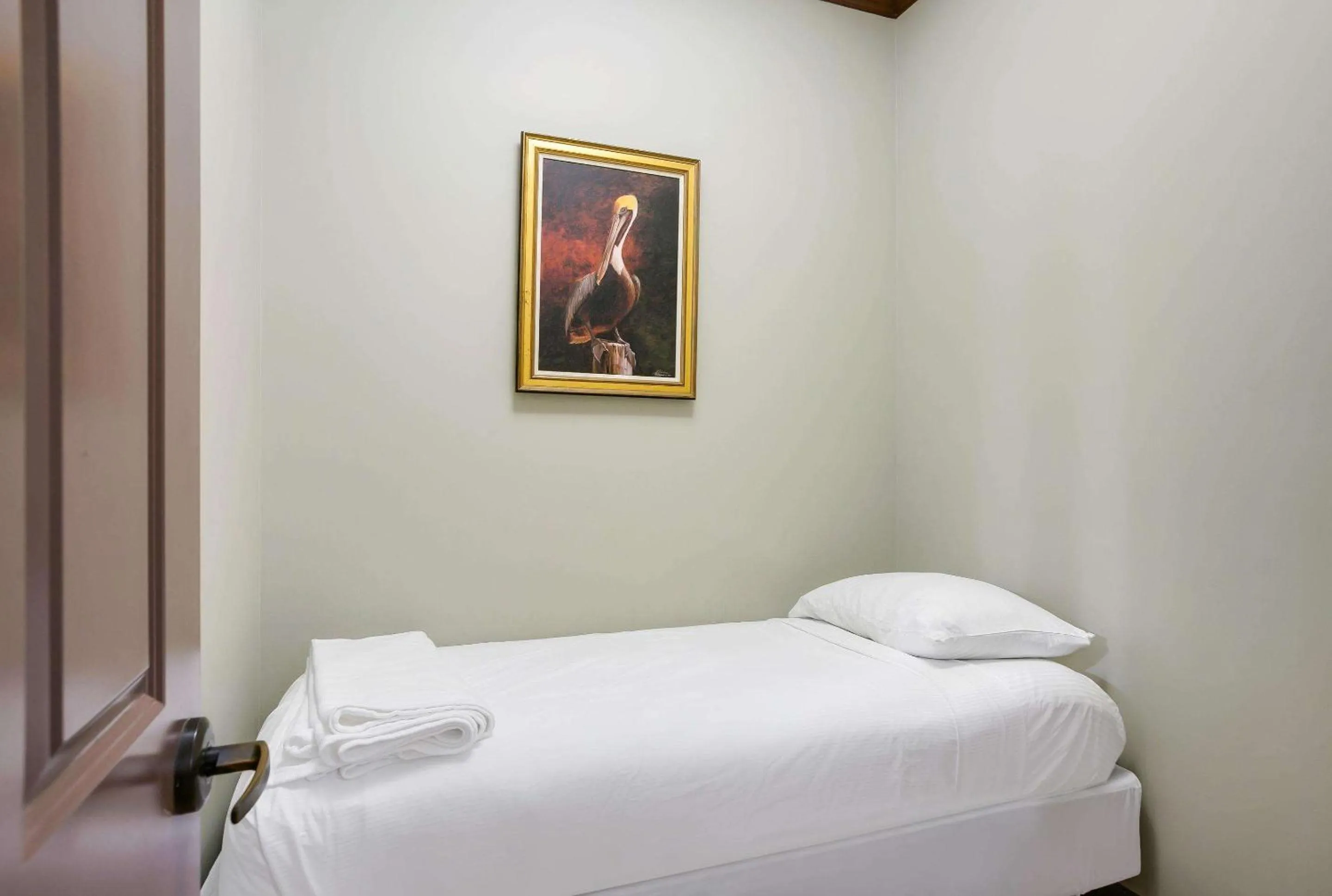 Photo of the whole room, Bed in Water Street Hotel & Marina, an Ascend Collection Hotel