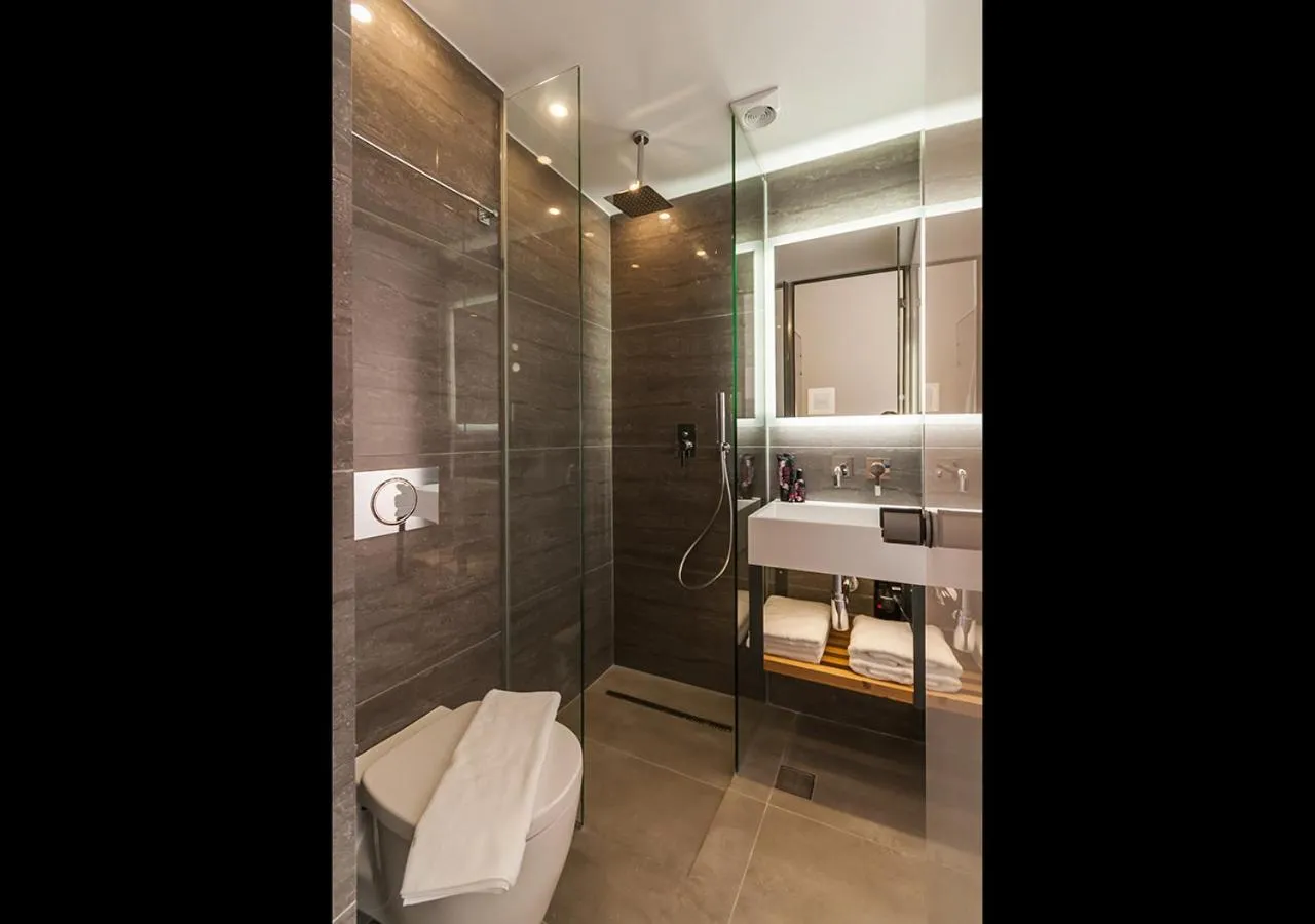 Shower in Epavli Boutique Hotel