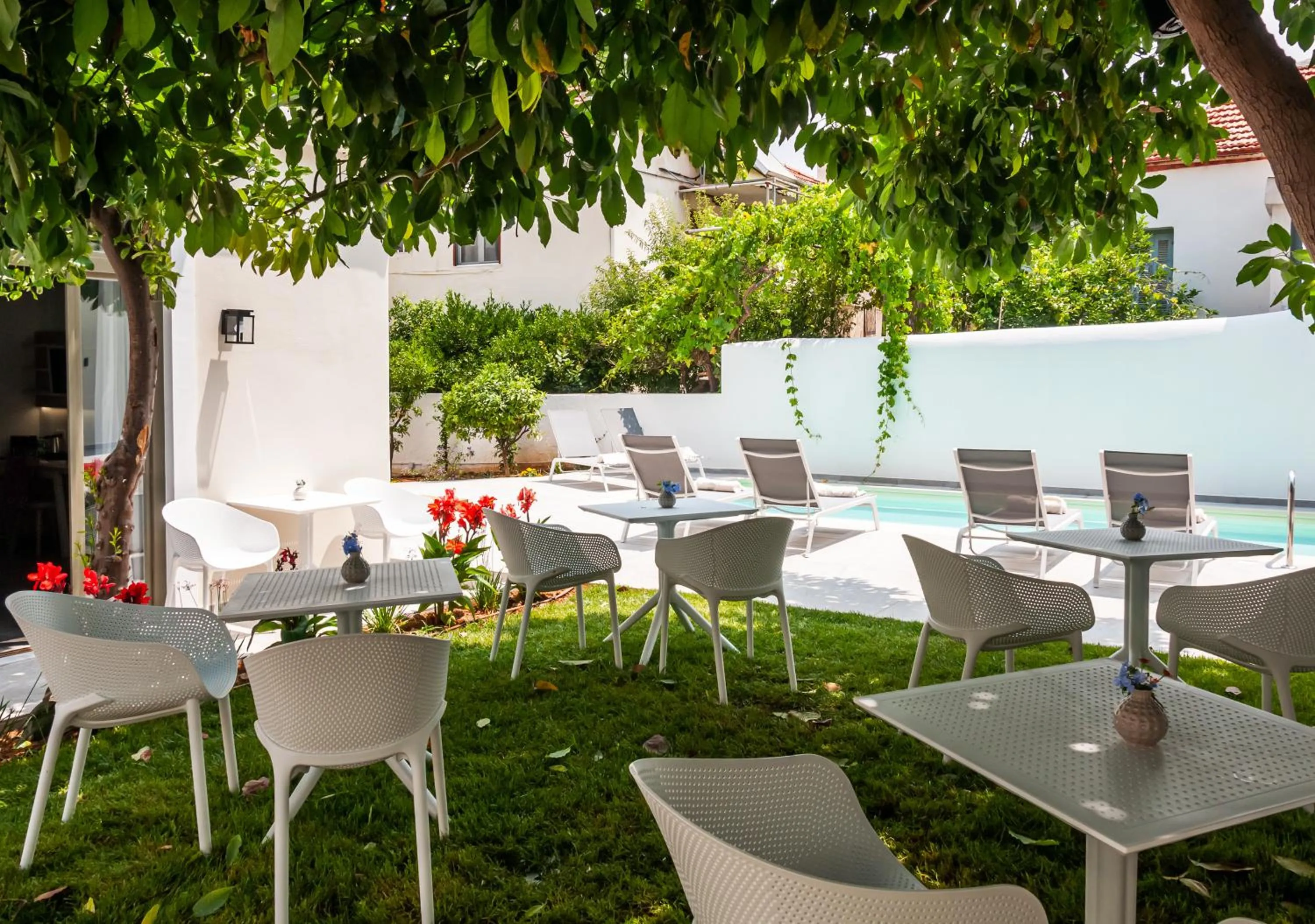 Garden in Epavli Boutique Hotel