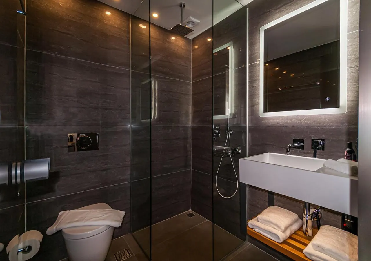 Shower in Epavli Boutique Hotel