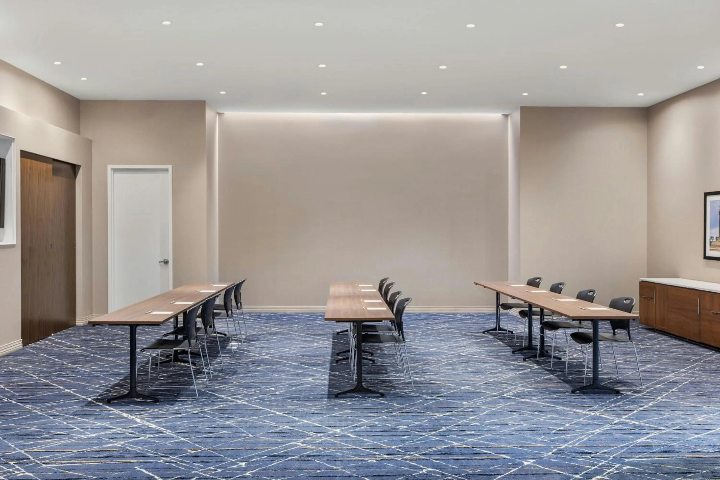 Meeting/conference room in Residence Inn by Marriott The Bronx at Metro Center Atrium