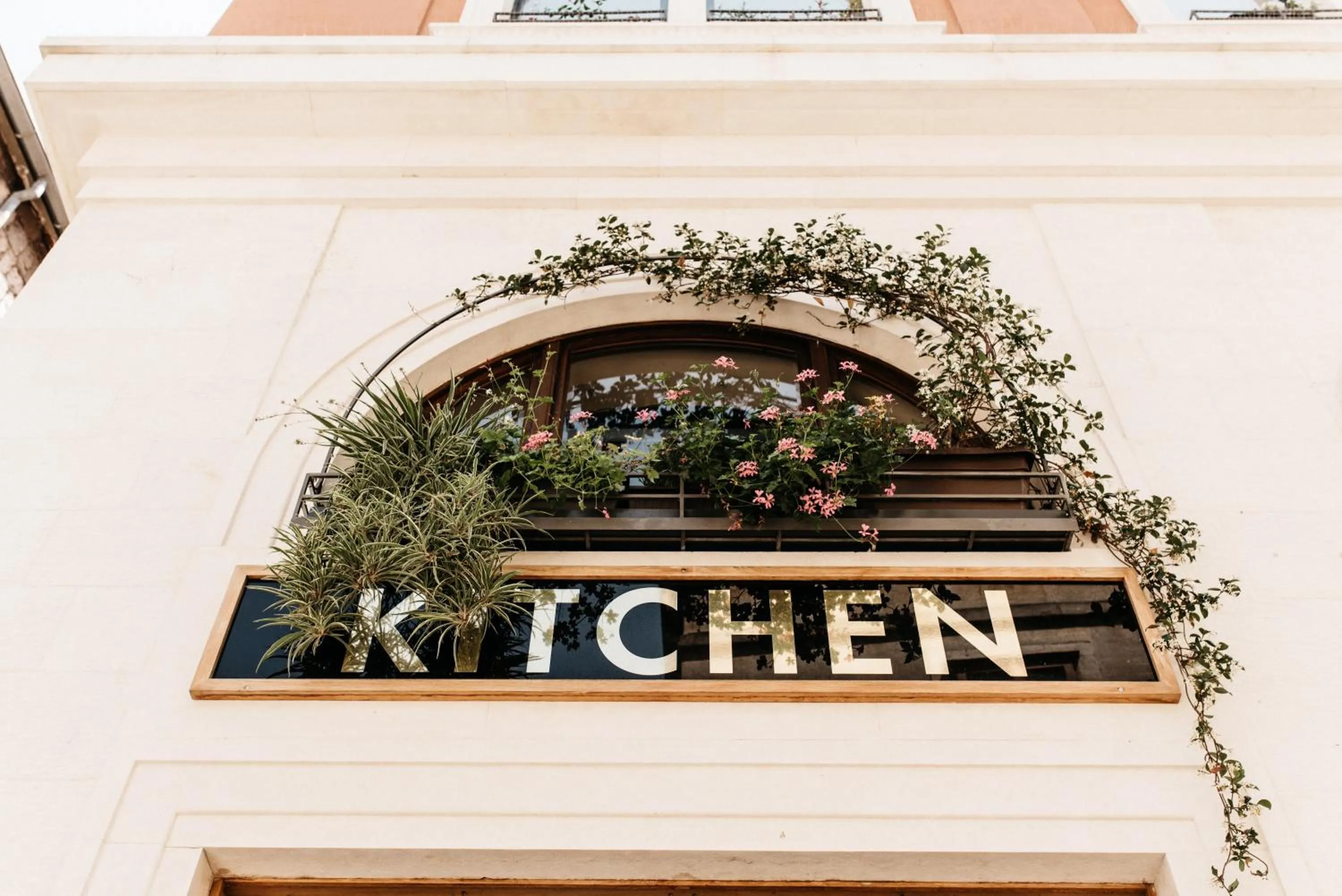 Food and drinks in Five Elements Luxury Rooms