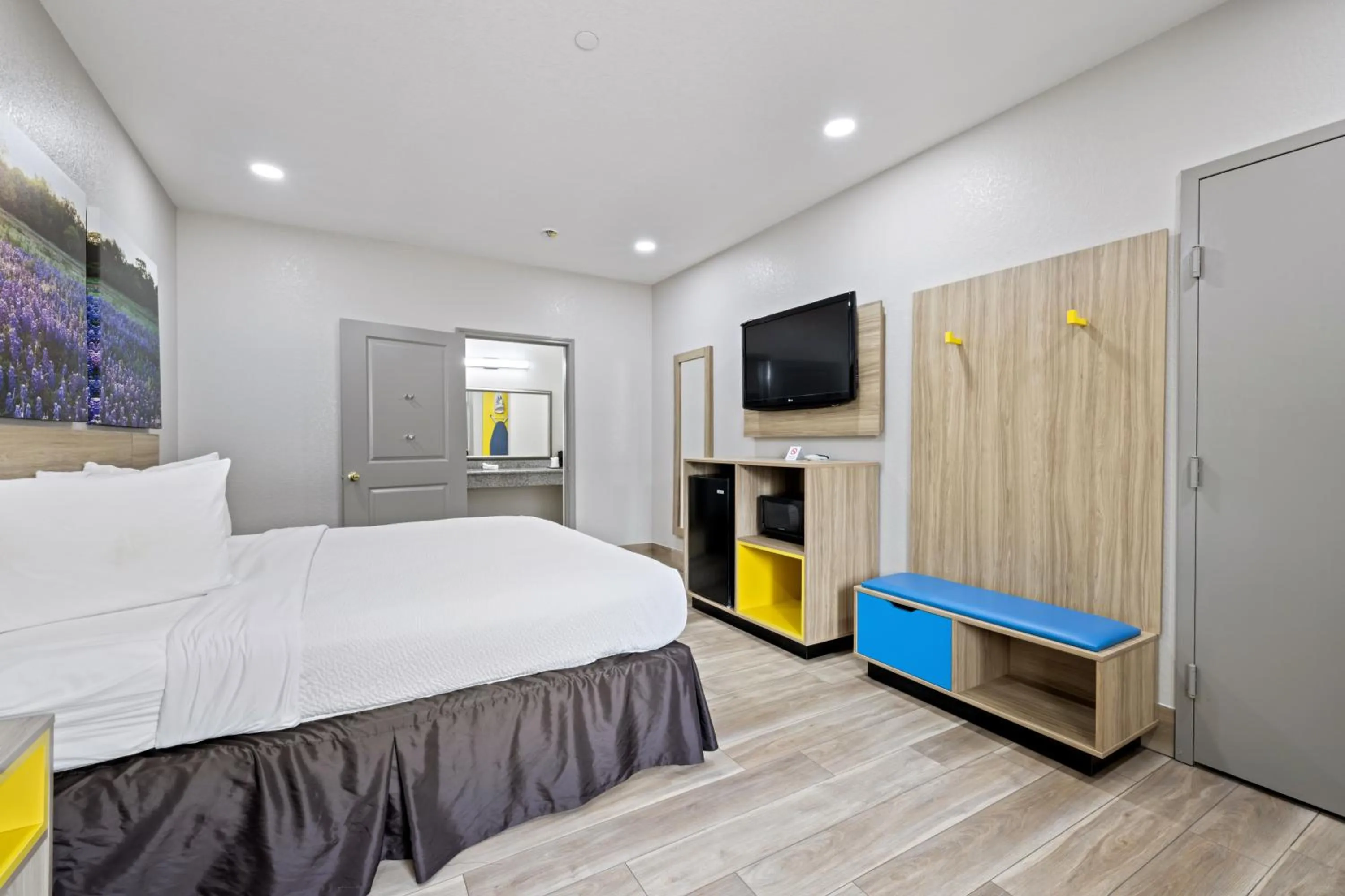 TV and multimedia, Bed in Days Inn by Wyndham Kenedy Karnes City