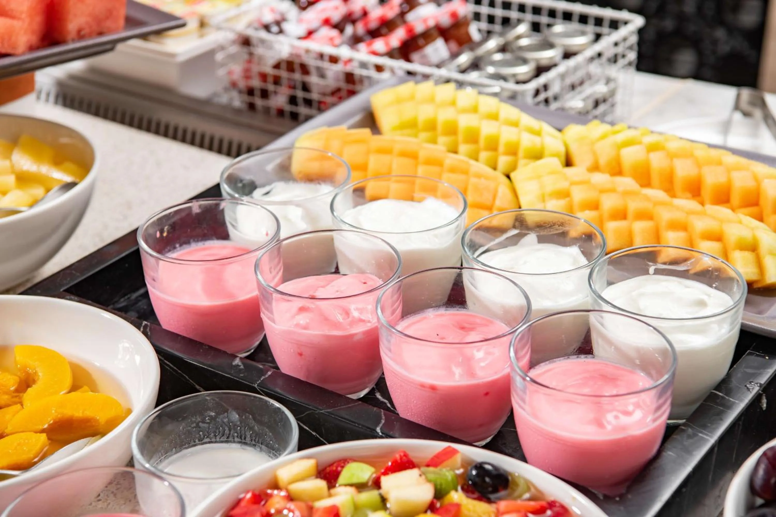 Restaurant/places to eat in Park Inn by Radisson Makkah Aziziyah