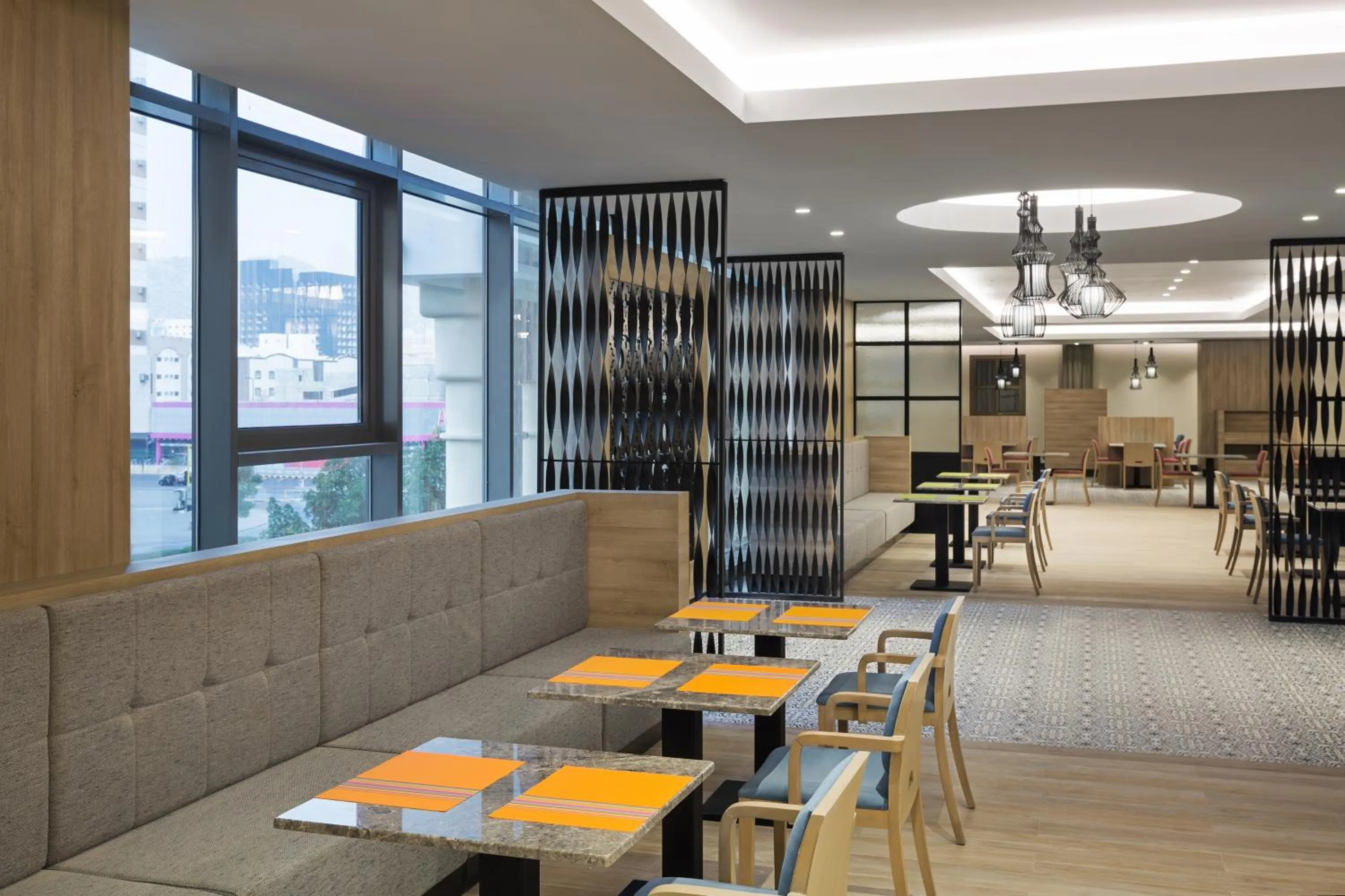 Restaurant/places to eat in Park Inn by Radisson Makkah Aziziyah