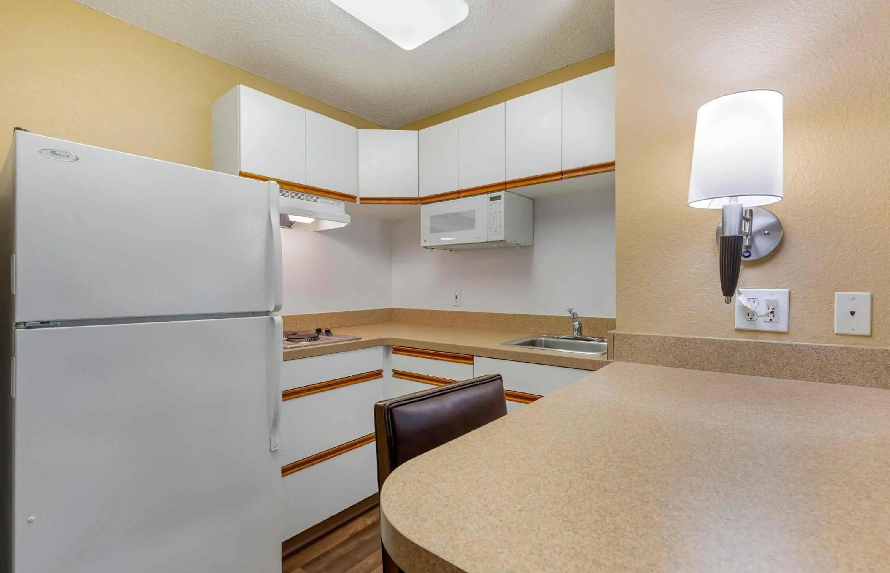 Kitchen or kitchenette in Extended Stay America Suites - Austin - Downtown - Town Lake