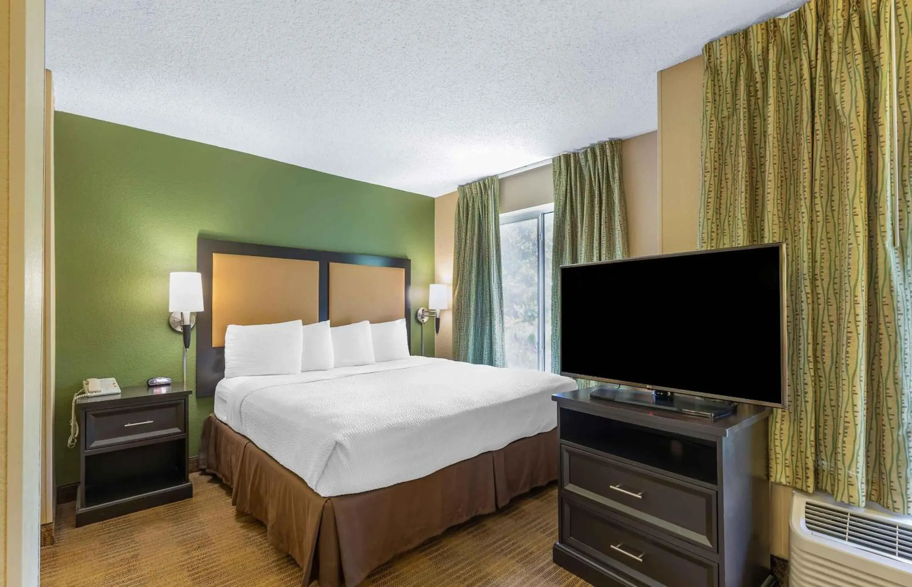 Deluxe Studio with 1 King Bed - Non-Smoking in Extended Stay America Suites - Austin - Downtown - Town Lake Deluxe Studio with 1 King Bed - Non-Smoking in Extended Stay America Suites - Austin - Downtown - Town Lake