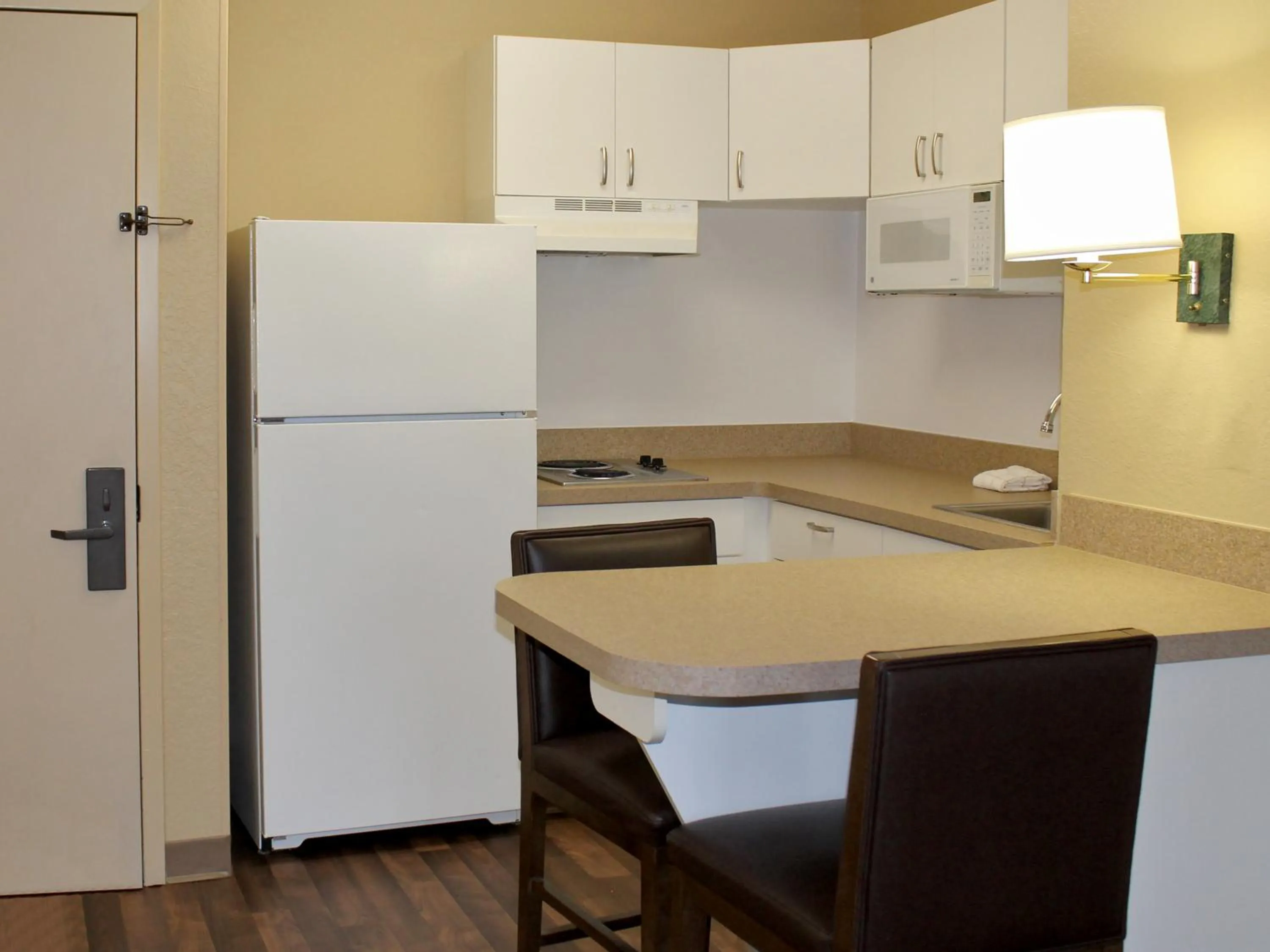 Kitchen or kitchenette in Extended Stay America Suites - Austin - Downtown - Town Lake