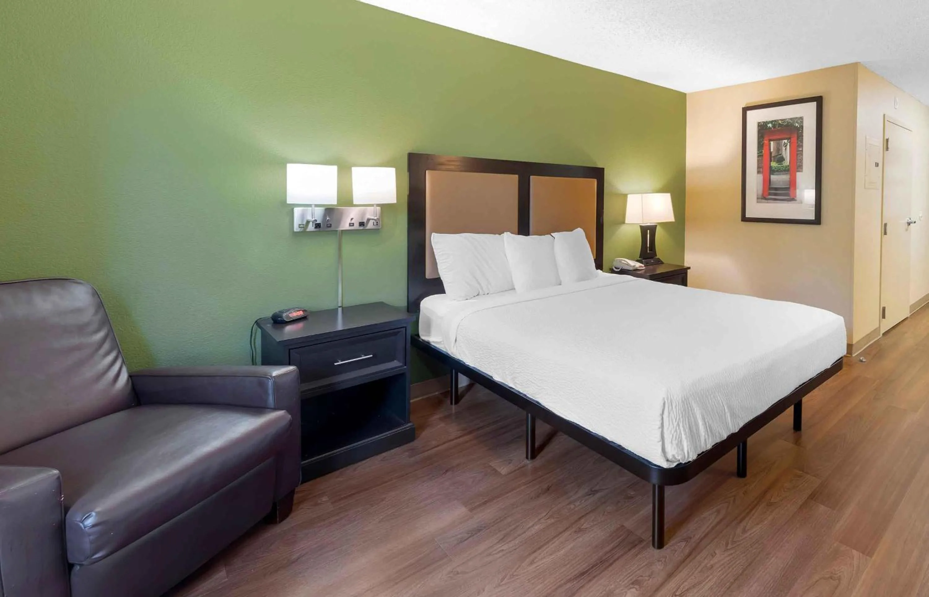 Bedroom, Bed in Extended Stay America Suites - Austin - Downtown - Town Lake