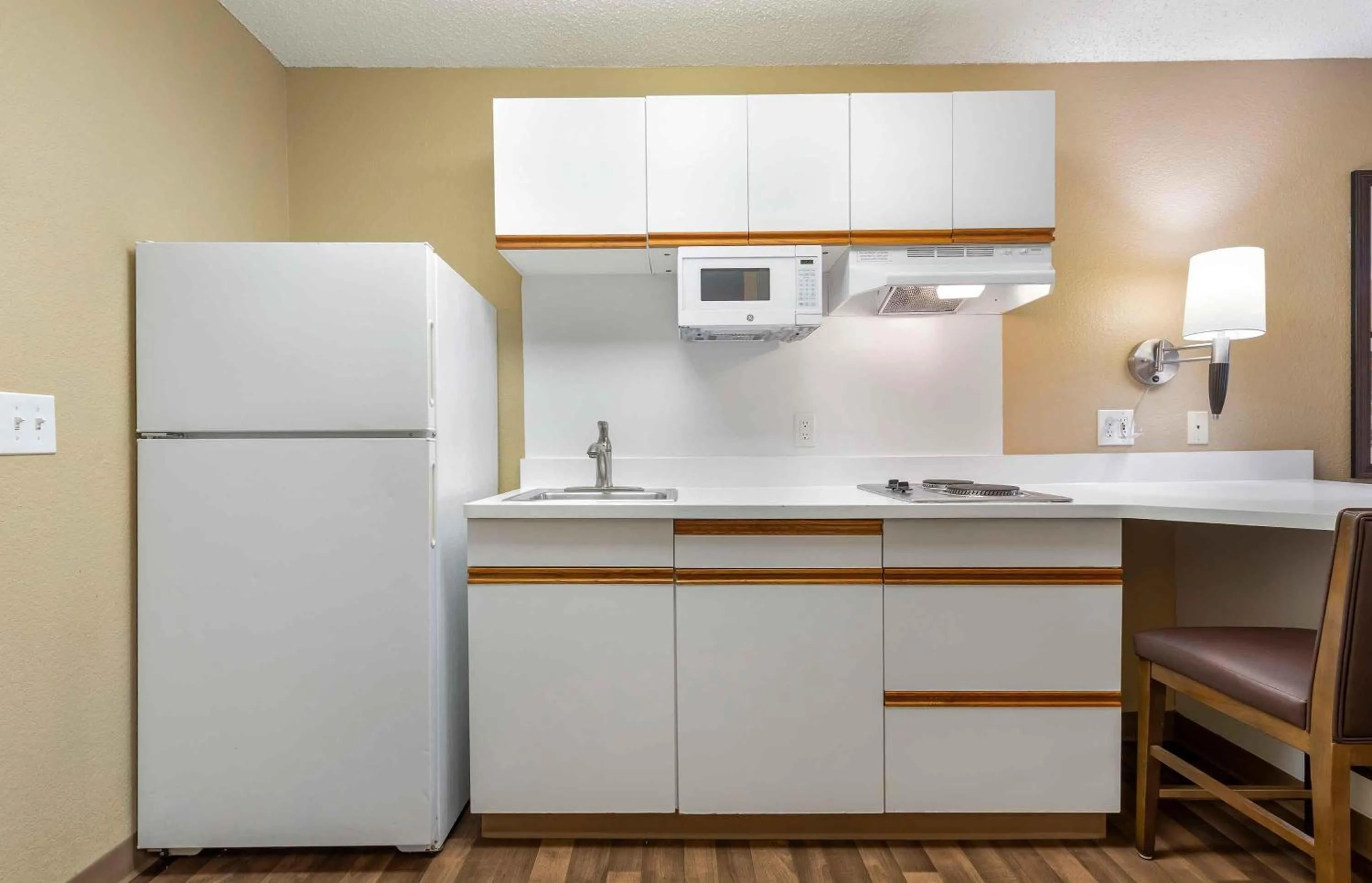 Kitchen or kitchenette in Extended Stay America Suites - Austin - Downtown - Town Lake