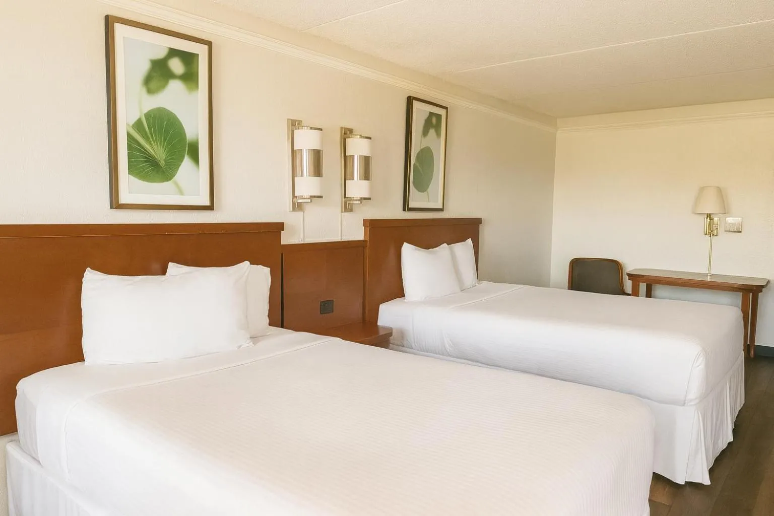 Bed in Horizon Inn Norcross