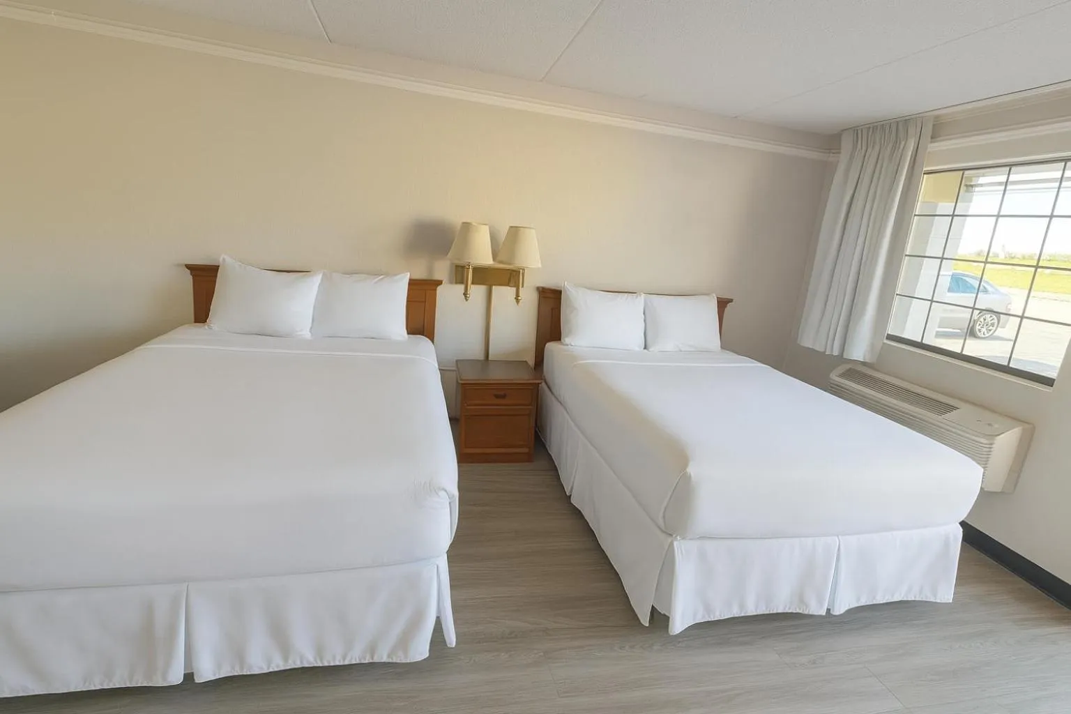 Bed in Horizon Inn Norcross