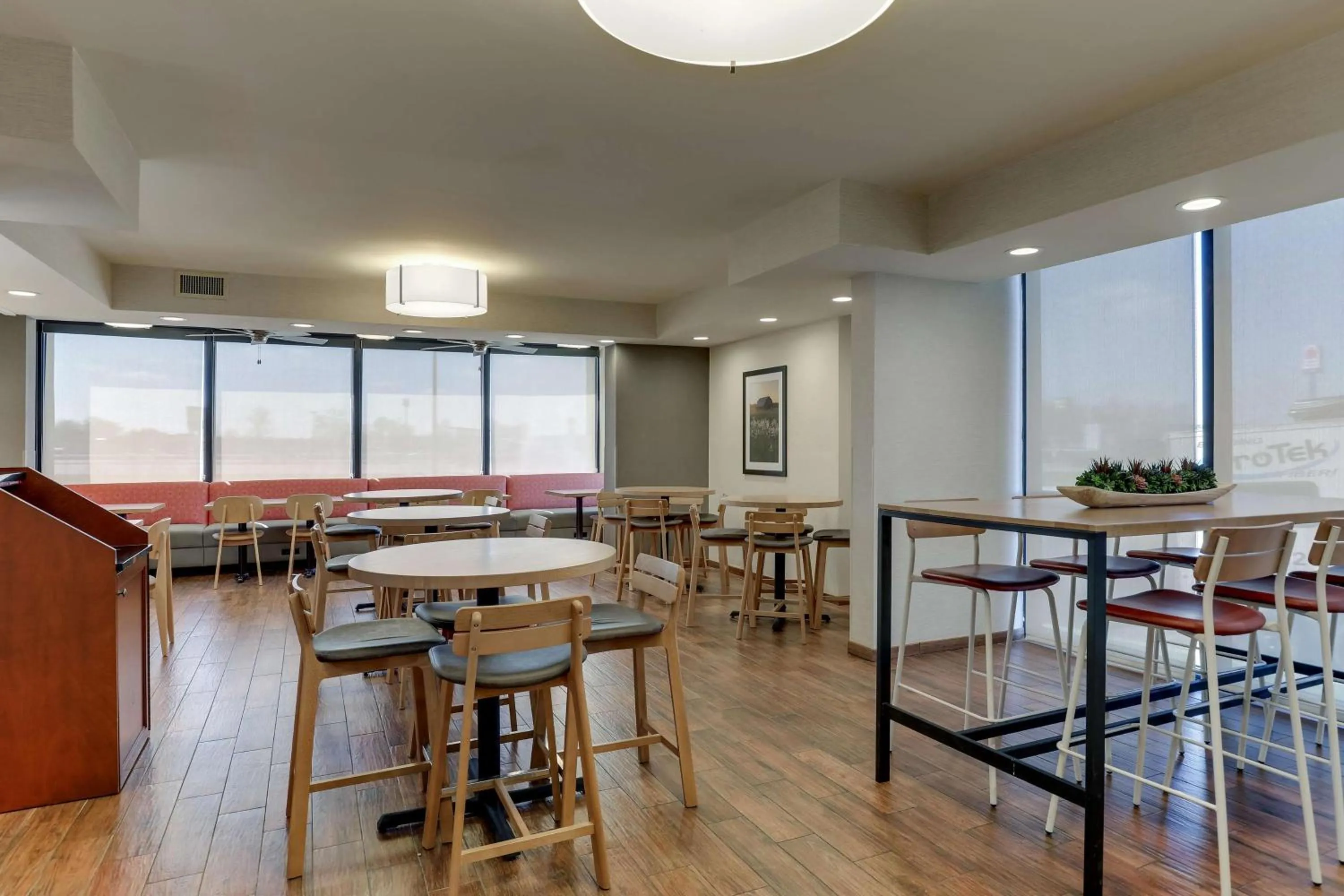 Breakfast in Drury Inn & Suites Marion