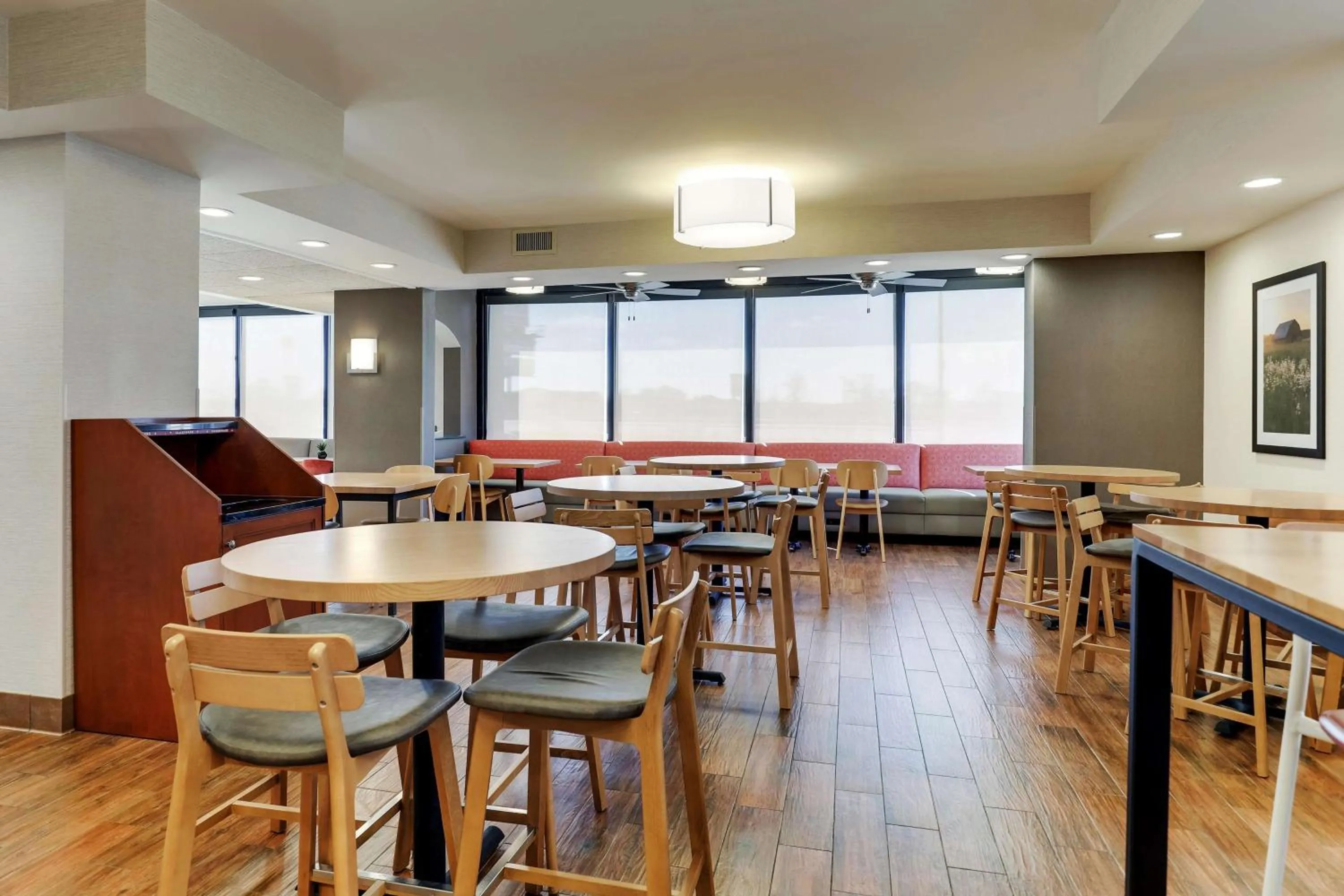 Breakfast in Drury Inn & Suites Marion