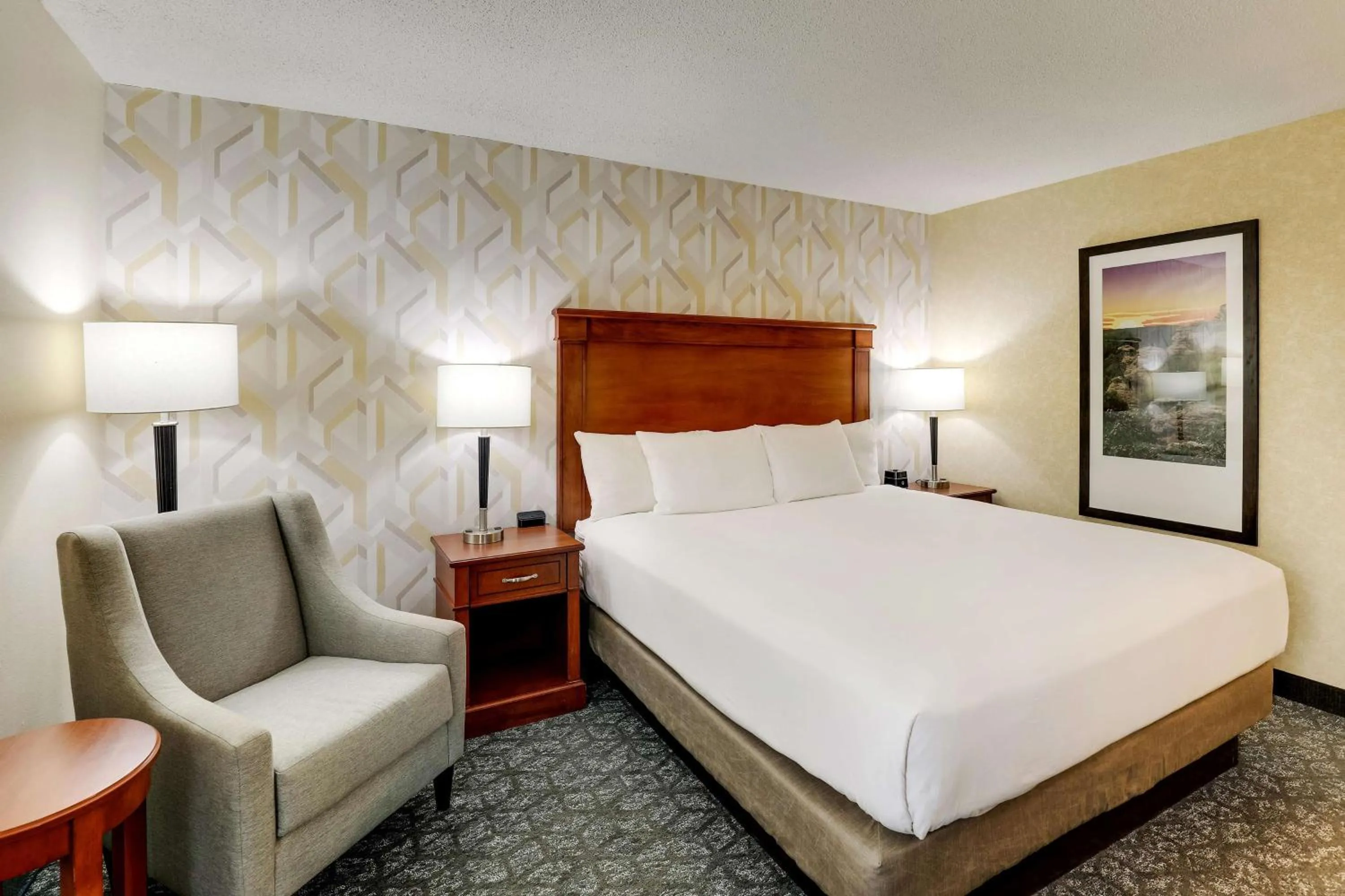 Bedroom, Bed in Drury Inn & Suites Marion