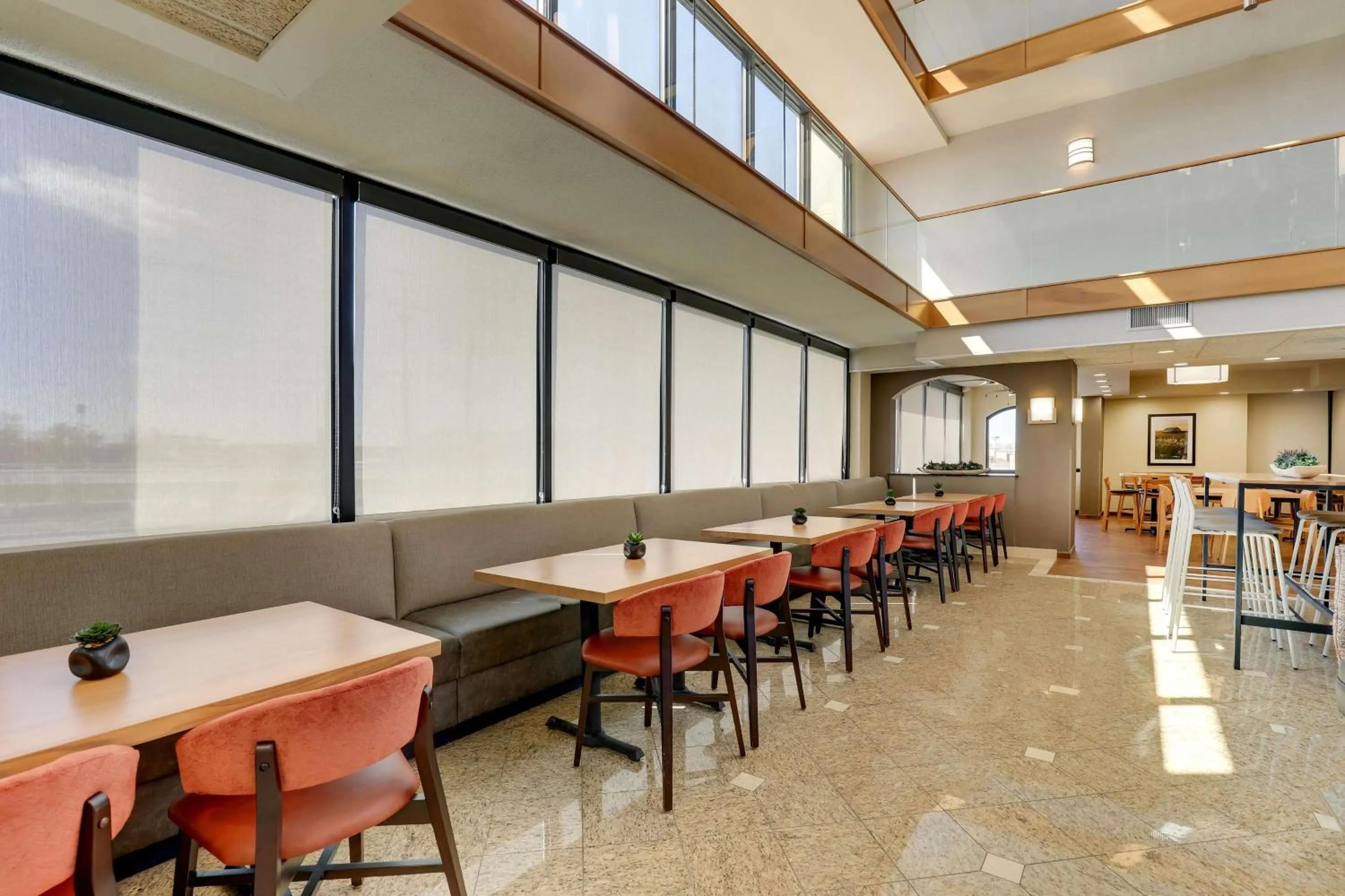 Lobby or reception in Drury Inn & Suites Marion