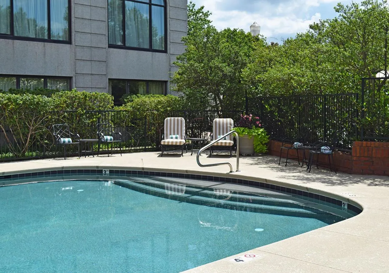 Swimming pool in O.Henry Hotel