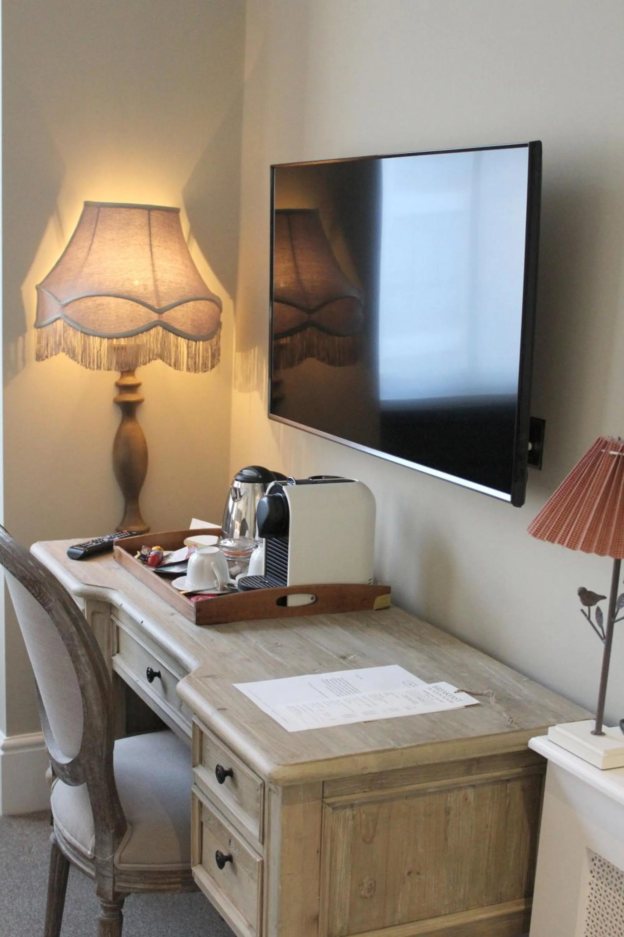 TV and multimedia in The Hayden Pub & Rooms