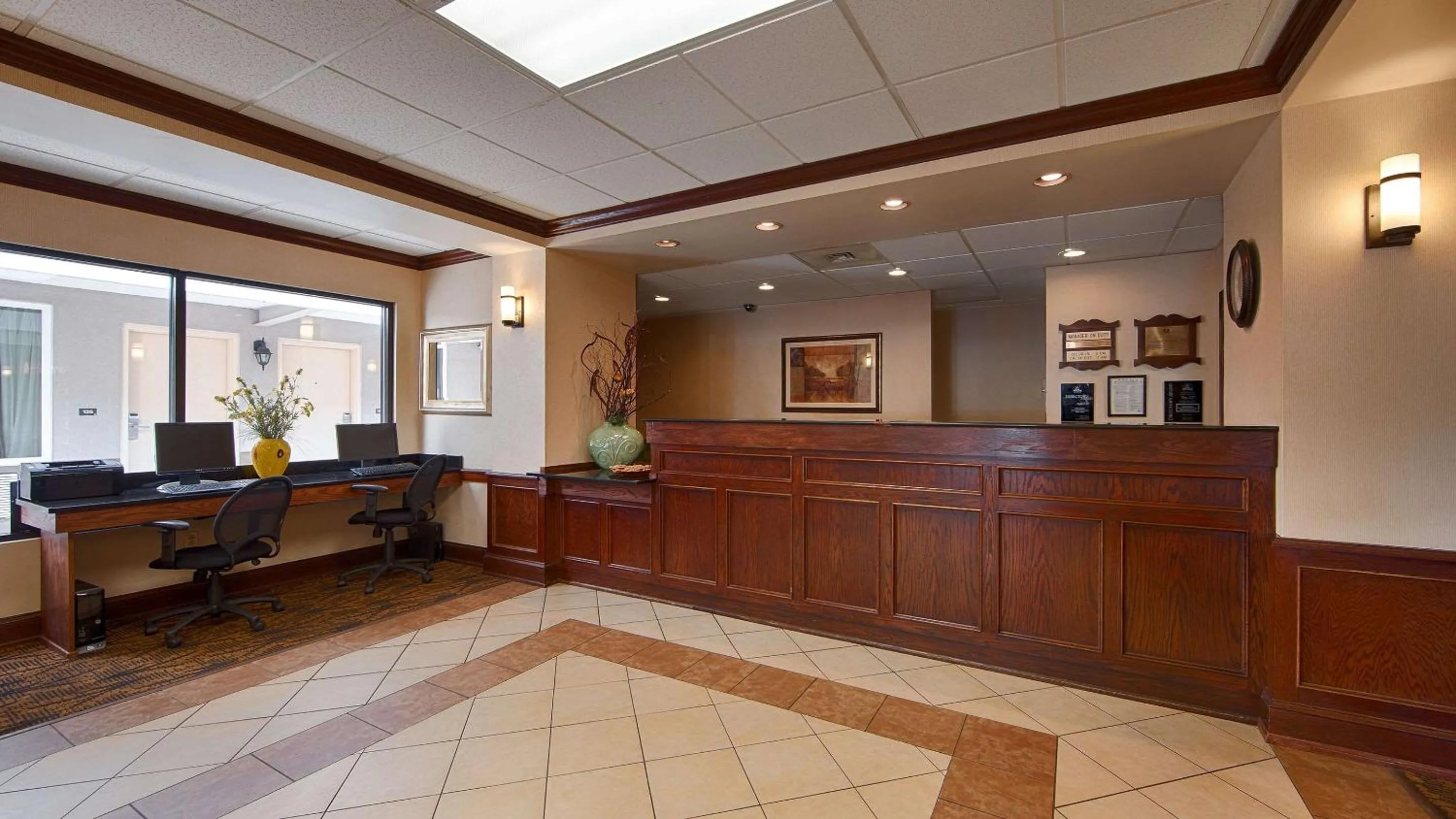 Lobby or reception in Best Western Williamsport Inn