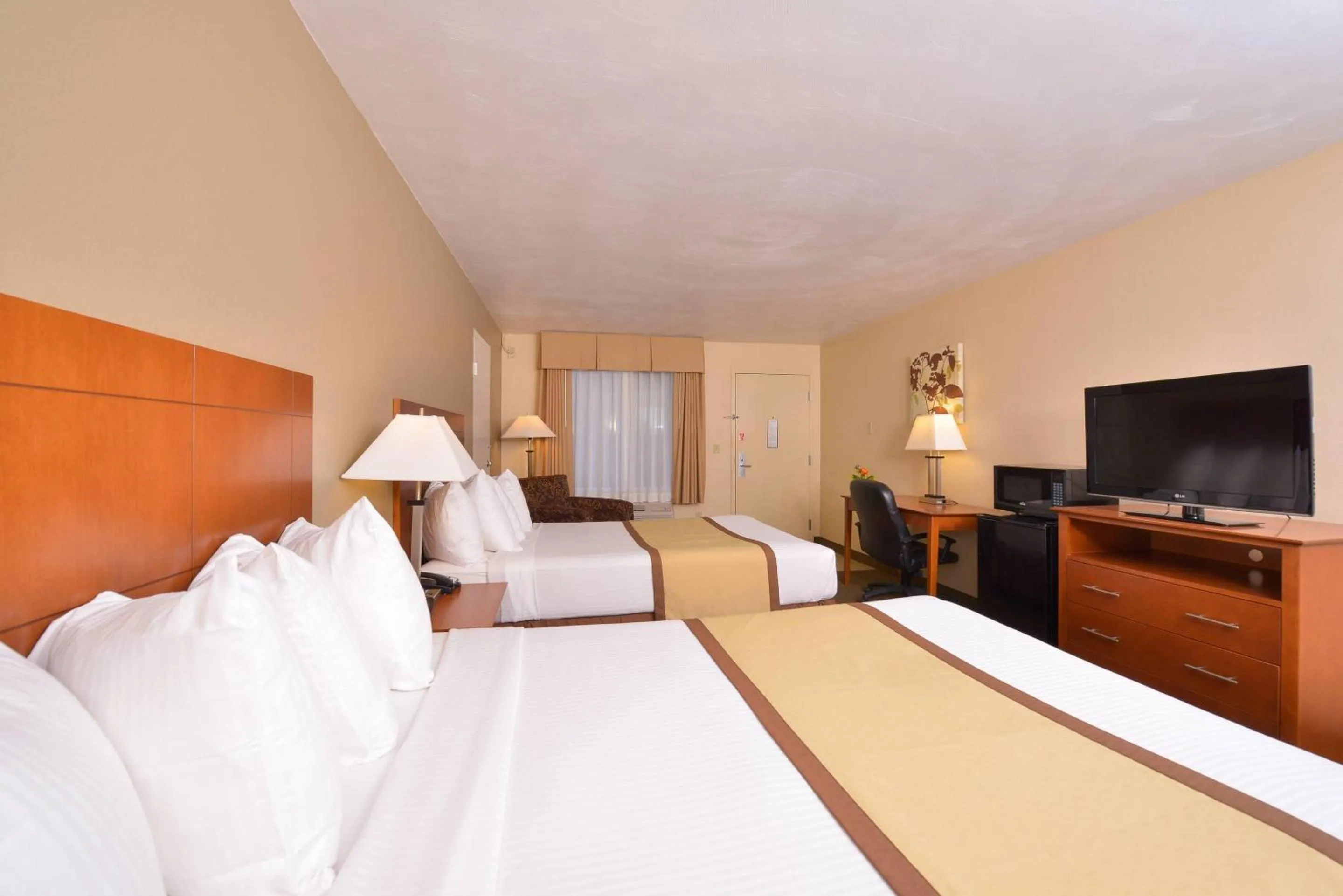 Bedroom, Bed in Quality Inn & Suites Williamsport