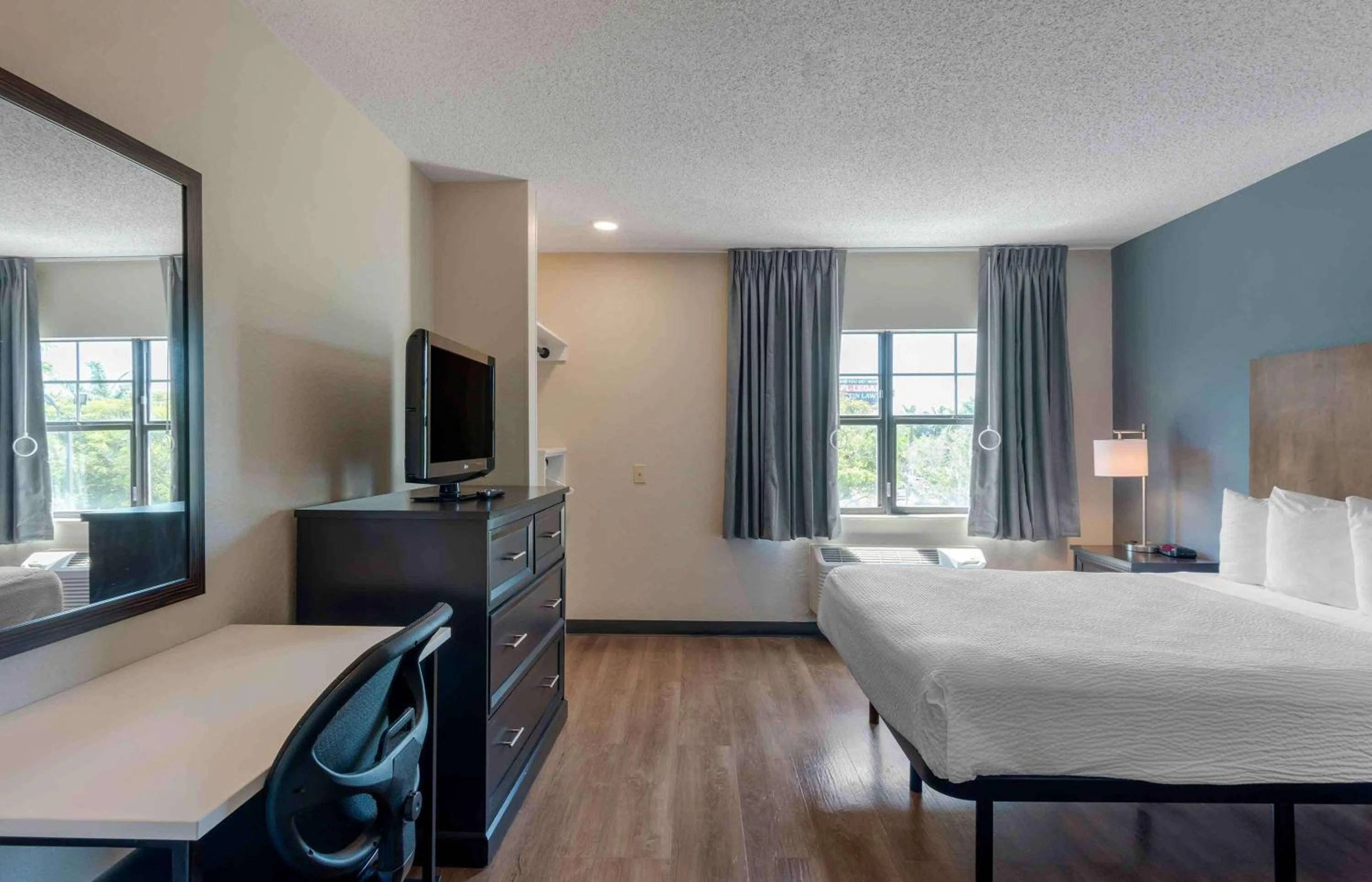 Bedroom, Bed in Extended Stay America Suites - San Jose - Mountain View
