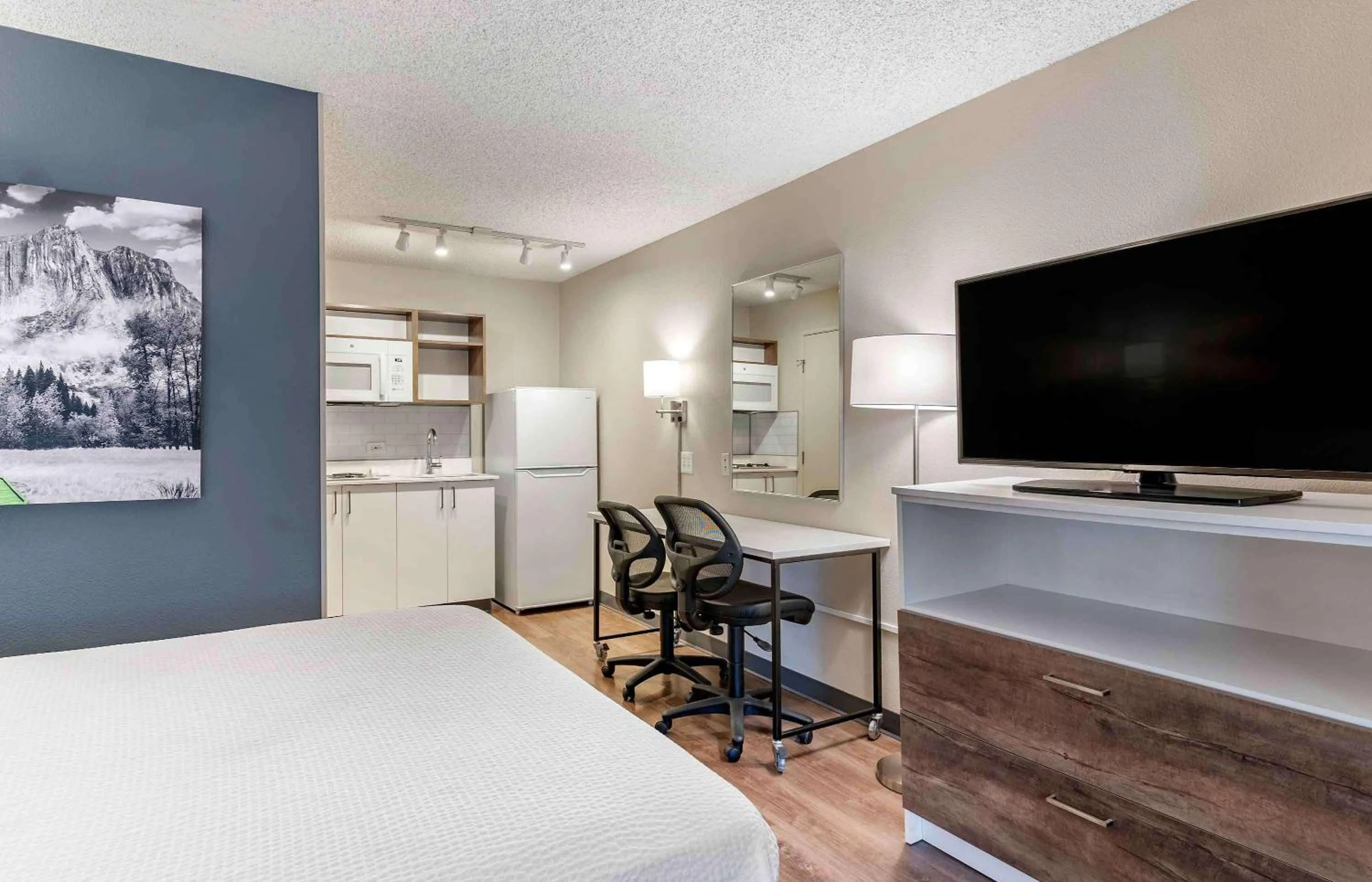 Bedroom, Bed in Extended Stay America Suites - San Jose - Mountain View