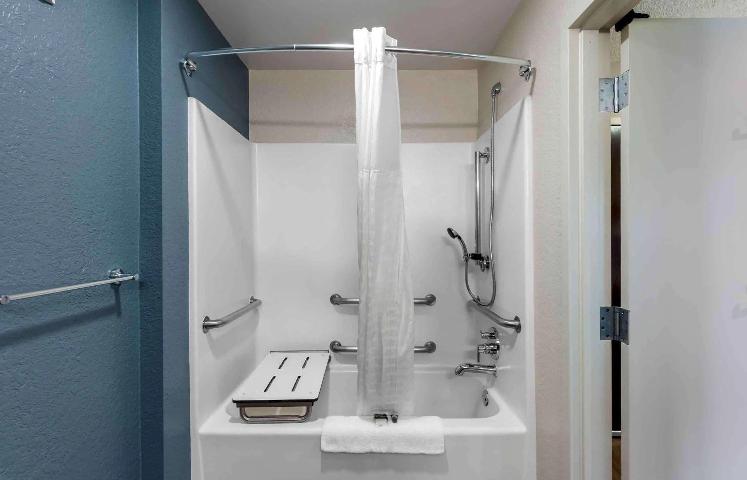 Bathroom in Extended Stay America Suites - San Jose - Mountain View