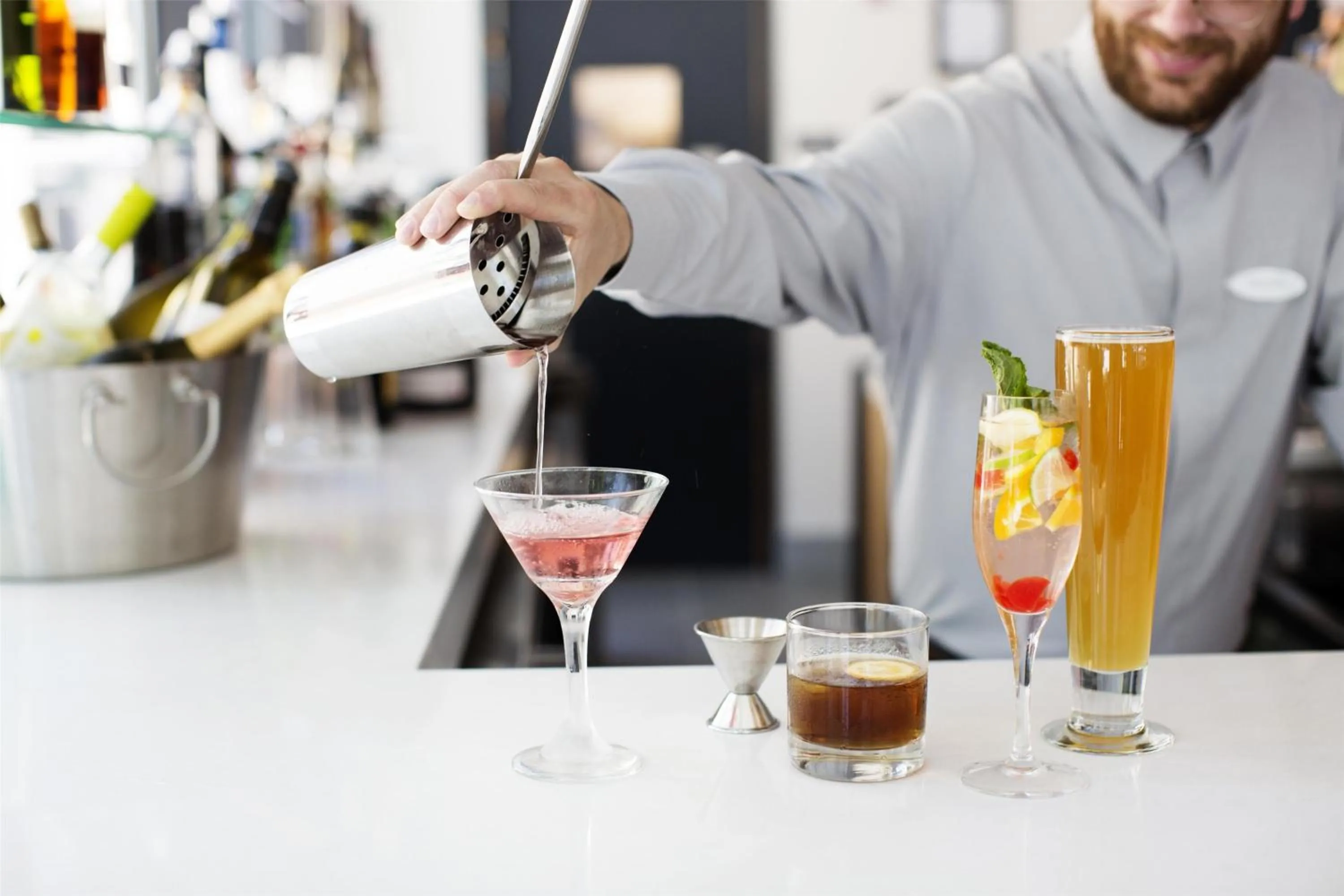 Lounge or bar in Hyatt House Morristown