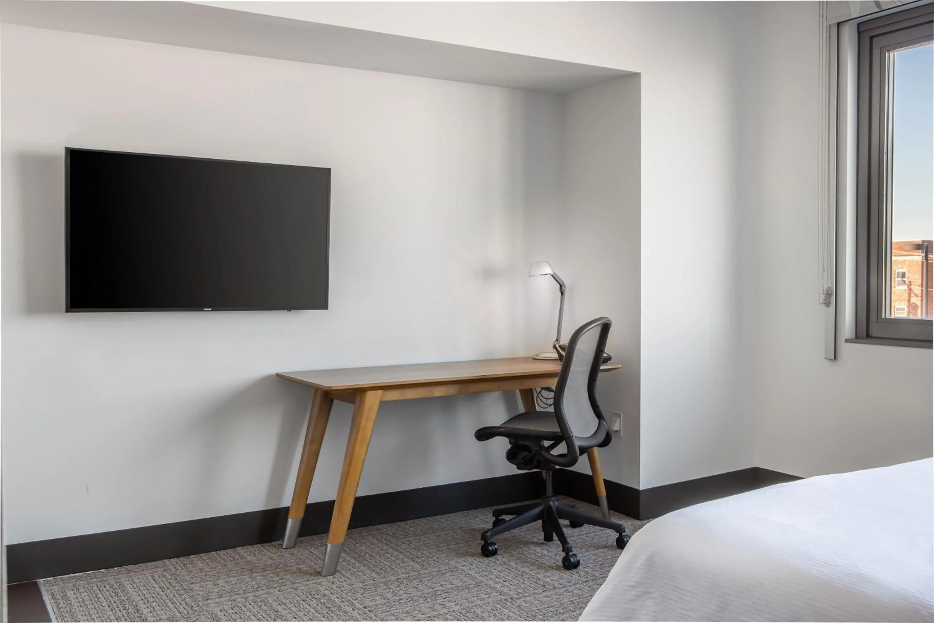 Photo of the whole room, Bed in Element Omaha Midtown Crossing