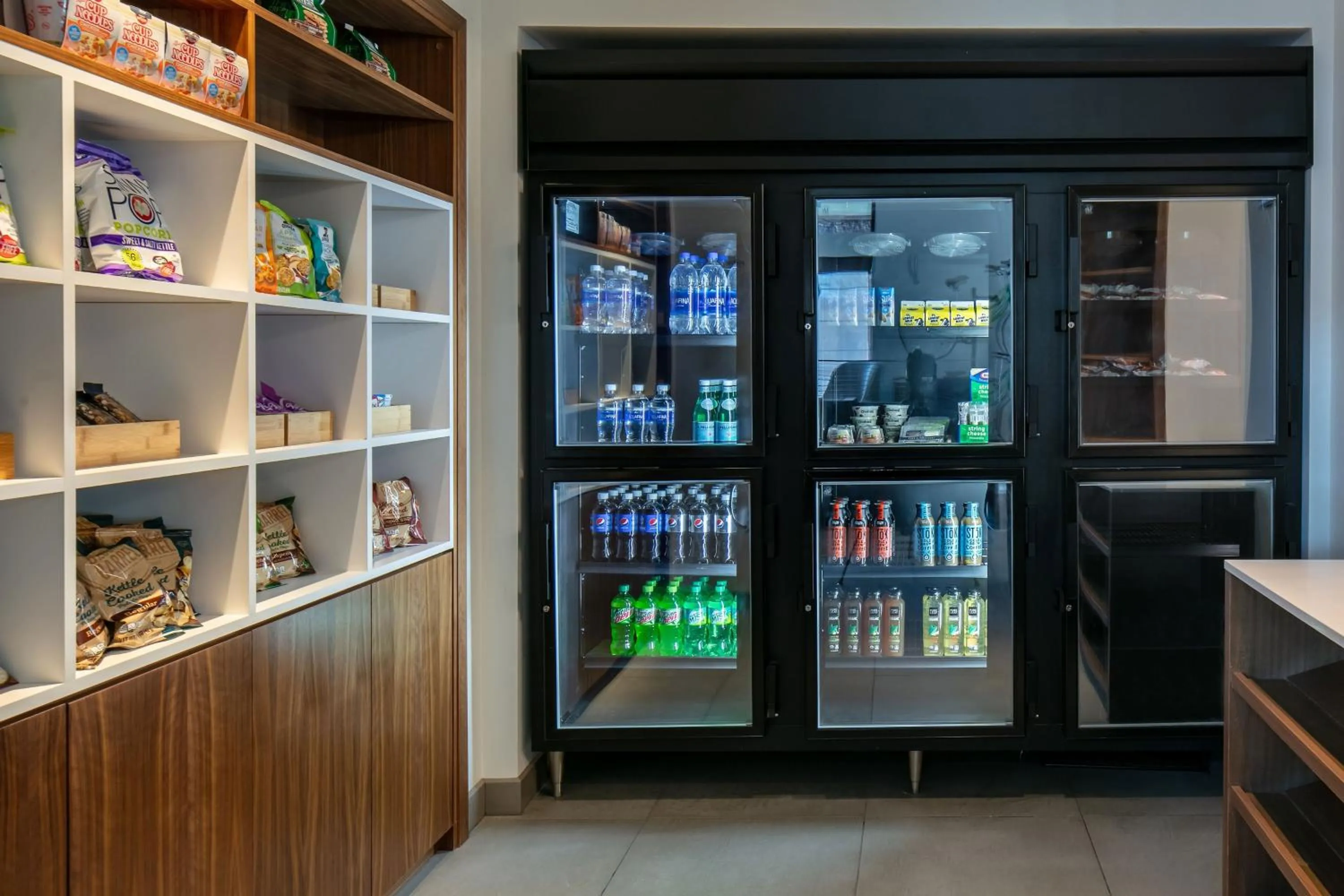 Restaurant/places to eat in Element Omaha Midtown Crossing