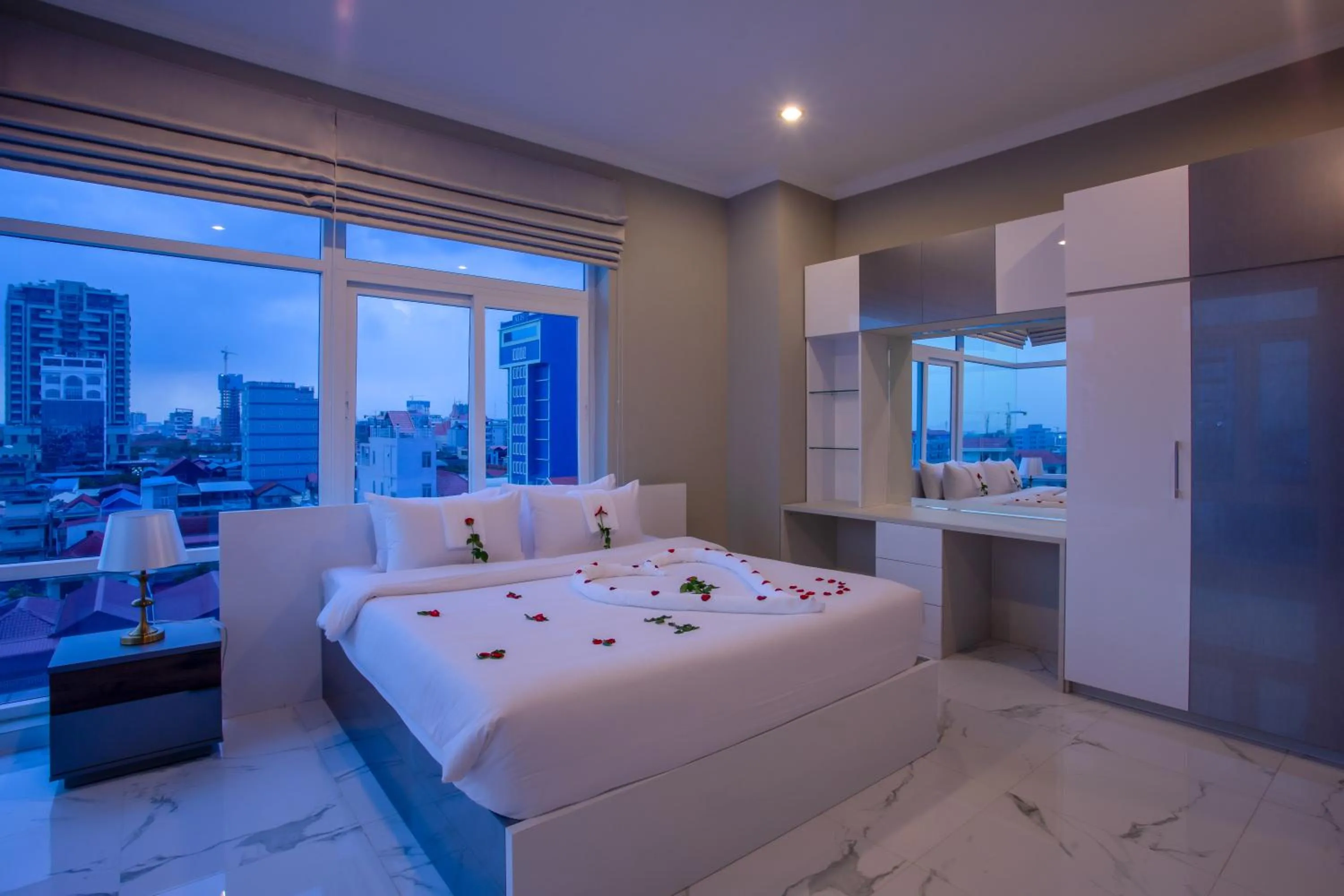 Photo of the whole room, Bed in SSB Residence