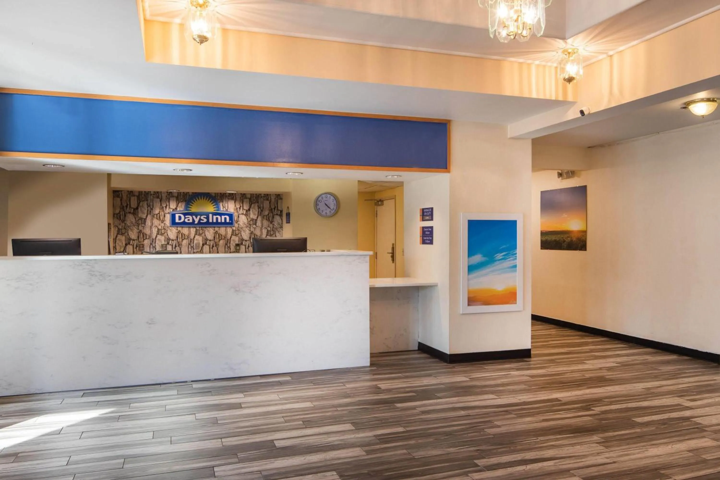 Lobby or reception in Days Inn by Wyndham Macon I-75 North