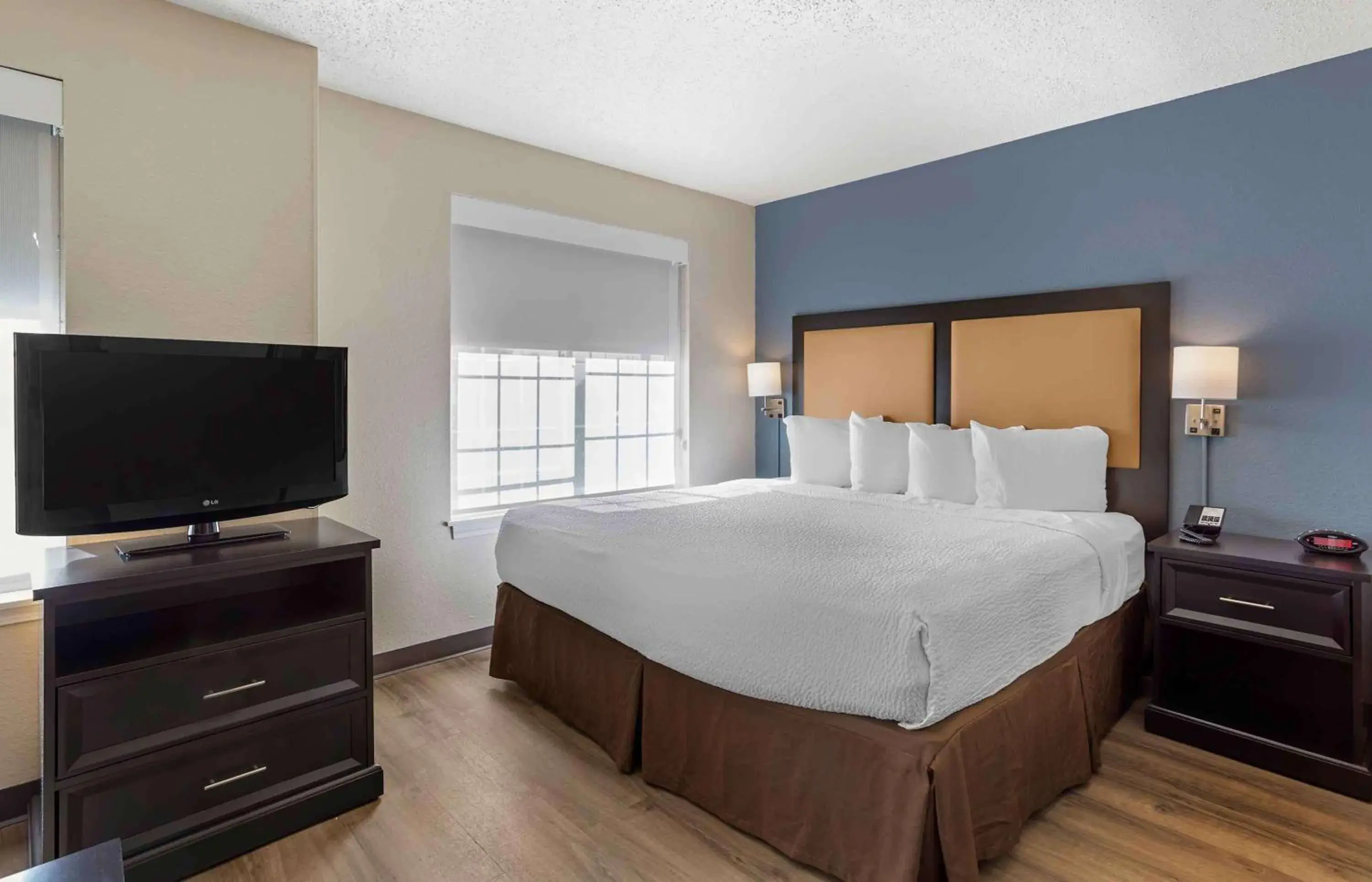 Deluxe Studio with 1 King Bed - Non-Smoking in Extended Stay America Suites - Norwalk - Stamford Deluxe Studio with 1 King Bed - Non-Smoking in Extended Stay America Suites - Norwalk - Stamford